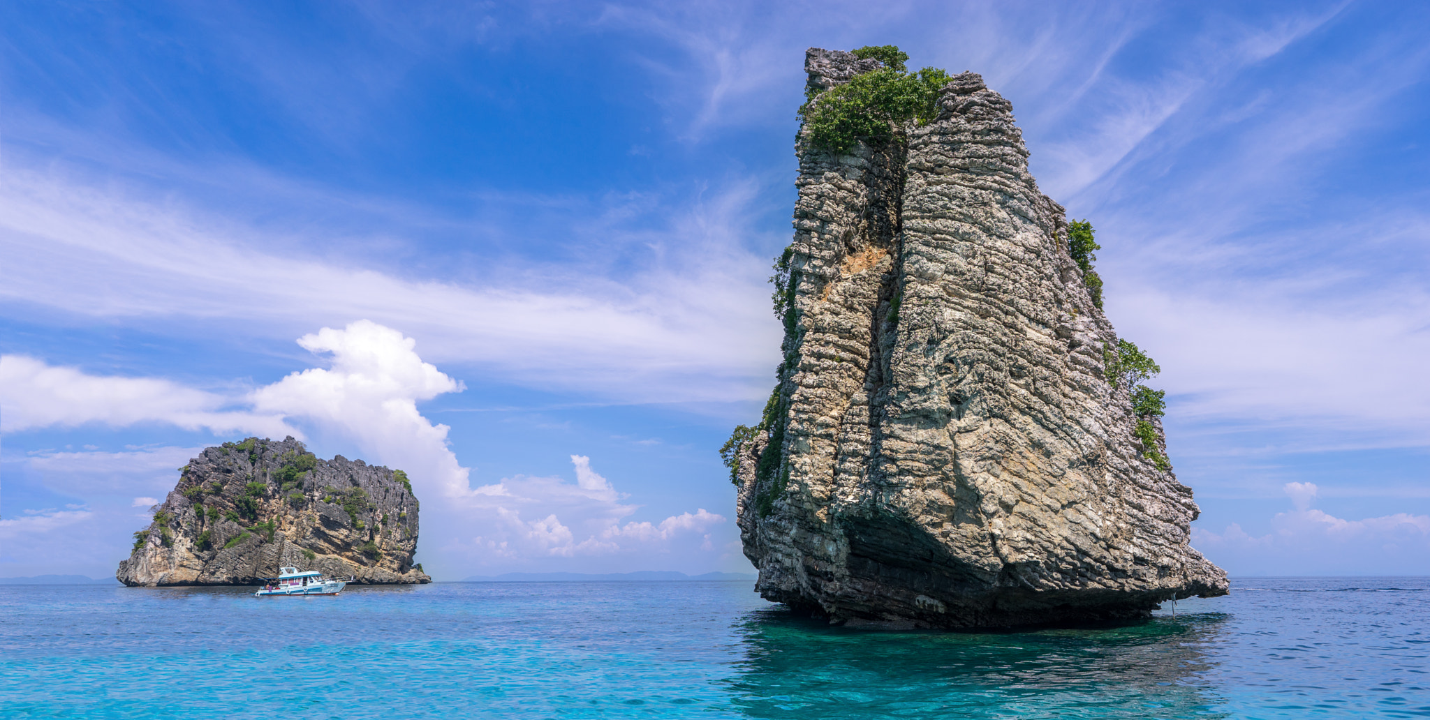 Sony a7 II + ZEISS Batis 25mm F2 sample photo. Thailand rocks photography