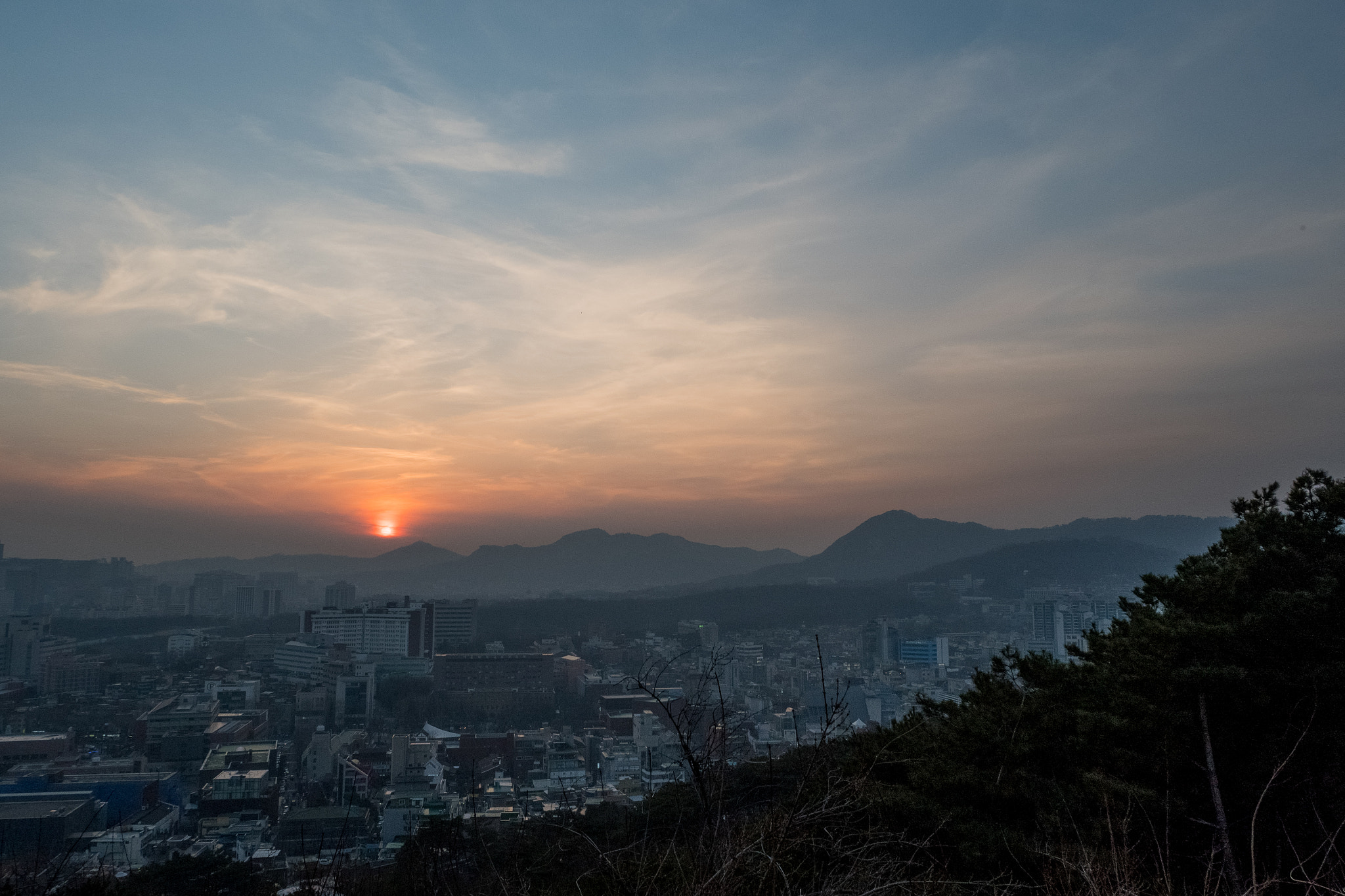 Fujifilm X-A10 + Fujifilm XC 16-50mm F3.5-5.6 OIS II sample photo. Sunset in naksan park photography