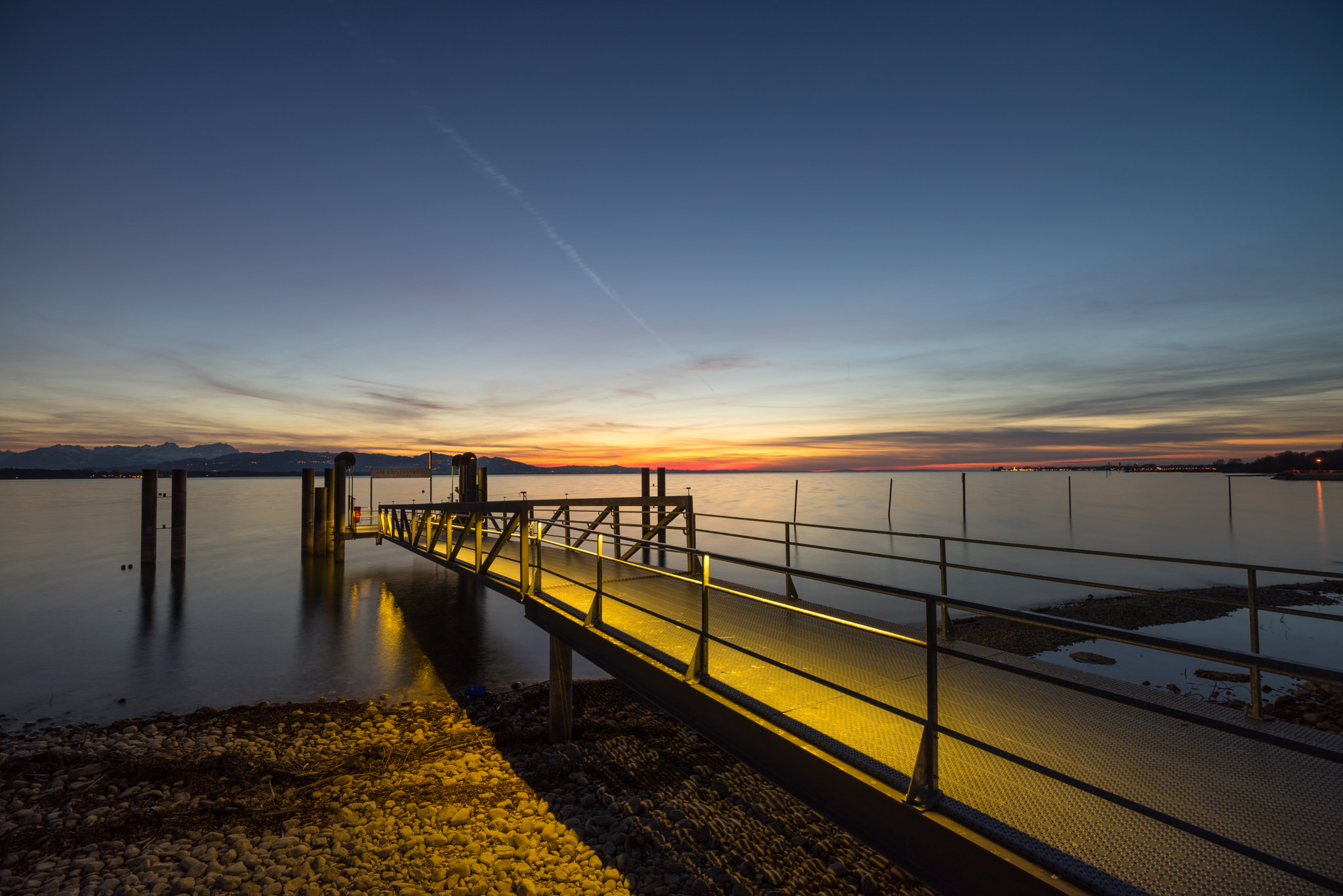 Sony a7R + Sony Vario-Sonnar T* 16-35mm F2.8 ZA SSM sample photo. Sunset @ lake constance photography