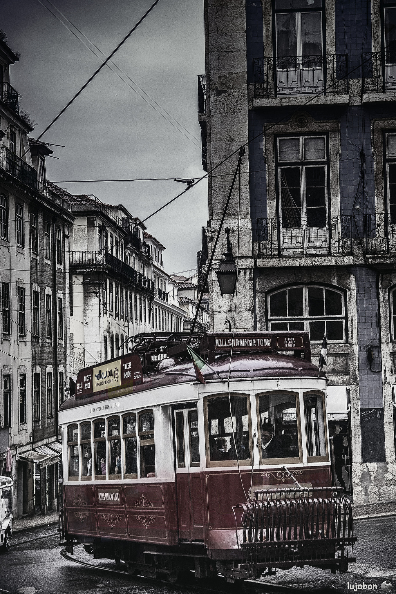 Canon EF 28-135mm F3.5-5.6 IS USM sample photo. Tram in lisbon (portugal) photography