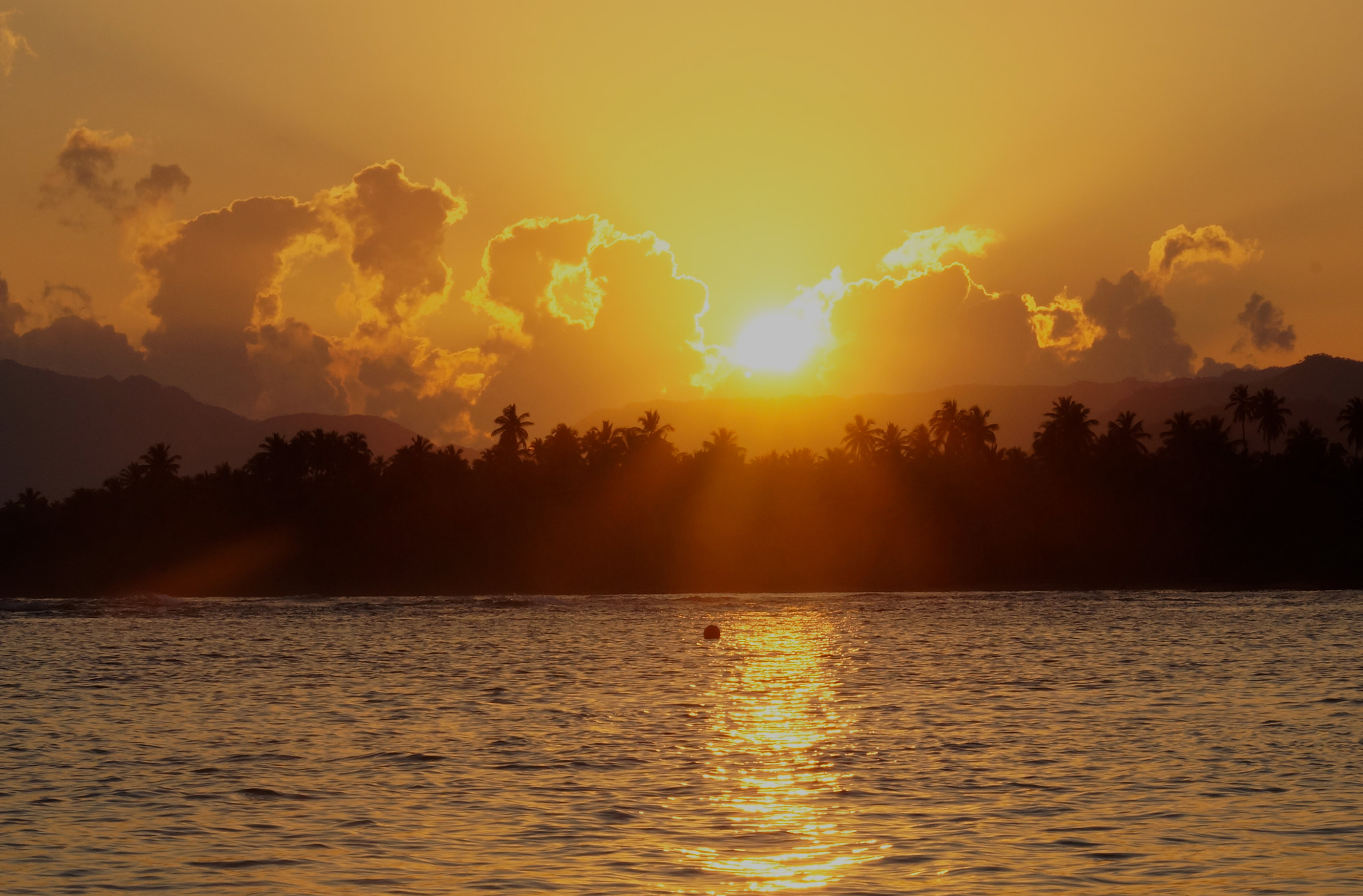 Sony DT 55-300mm F4.5-5.6 SAM sample photo. Sunrise at el portillo photography