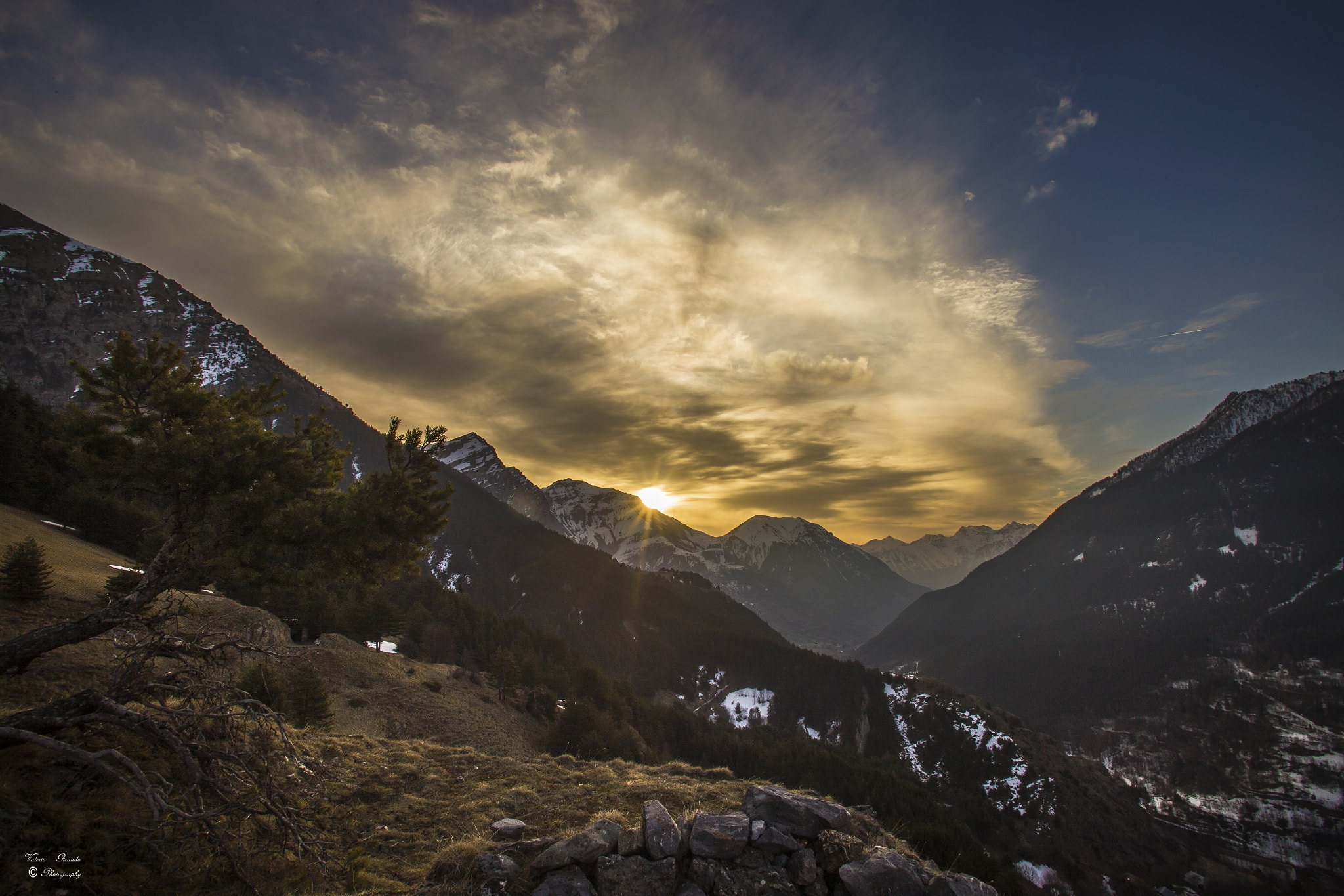 Canon EF 17-35mm f/2.8L sample photo. Sunrise in valle stura photography