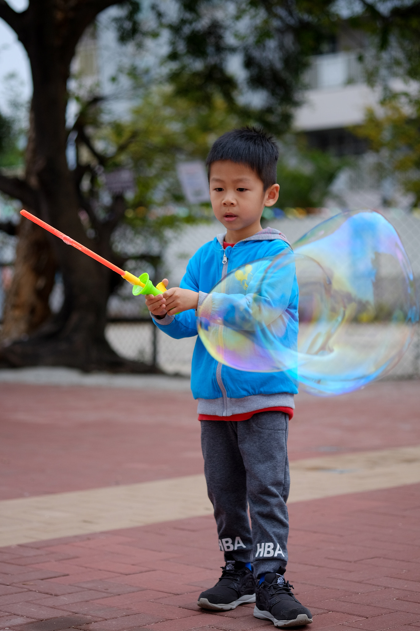 Fujifilm X-T1 + Fujifilm XF 60mm F2.4 R Macro sample photo. It is not a circle bubble..... photography