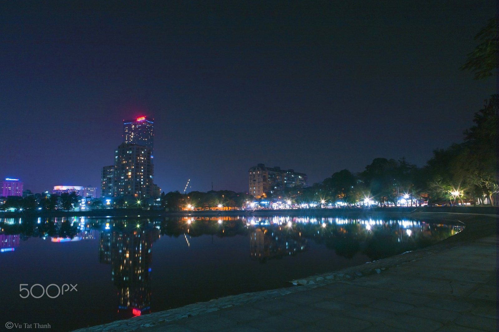 Canon EOS 5D + Canon EF 24-70mm F2.8L USM sample photo. Hanoi night photography