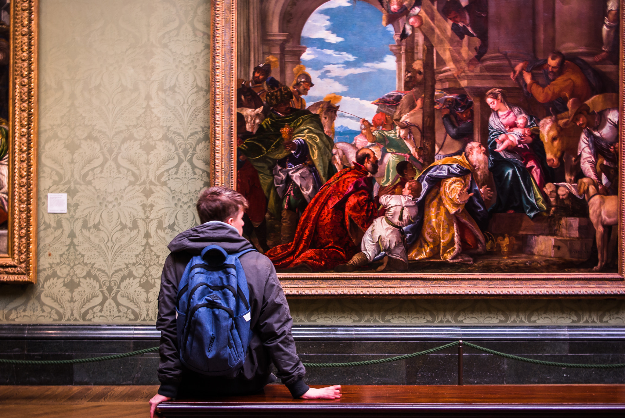 Pentax K200D sample photo. Visitor in the national gallery photography