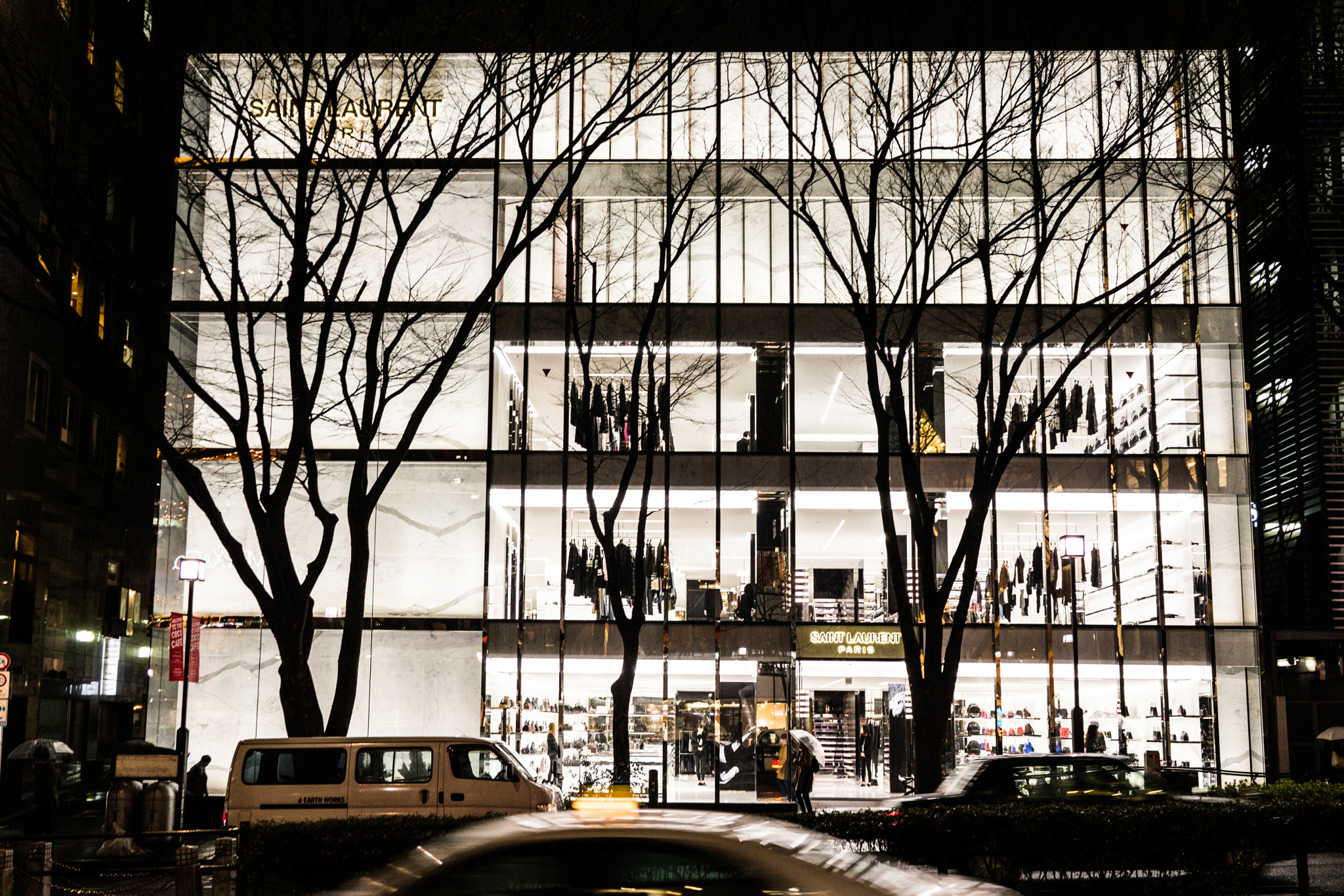 Sony Cyber-shot DSC-RX1 + 35mm F2.0 sample photo. Rainy omote-sando photography