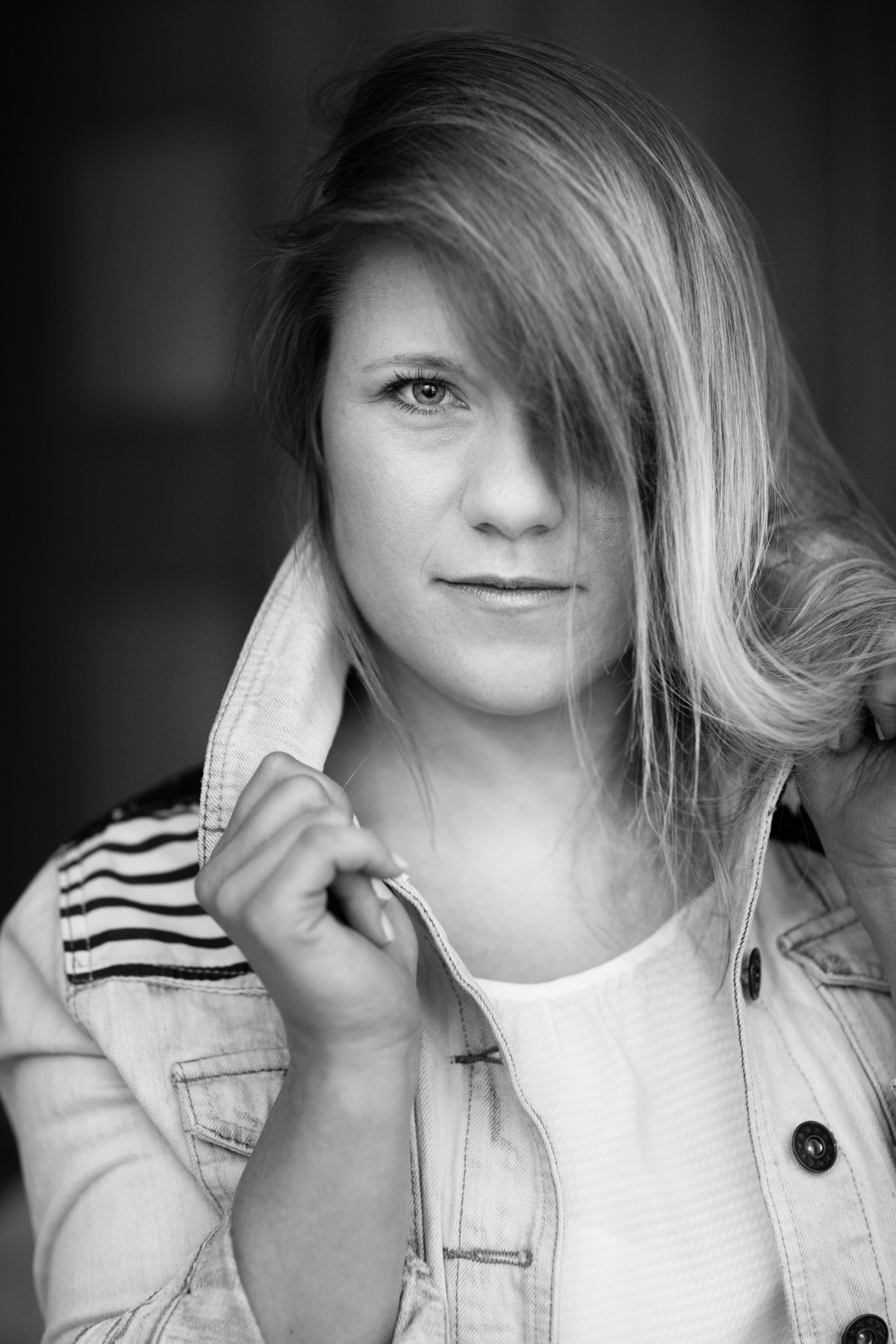 Canon EF 85mm F1.2L II USM sample photo. Simple portrait. natural light.. eva photography