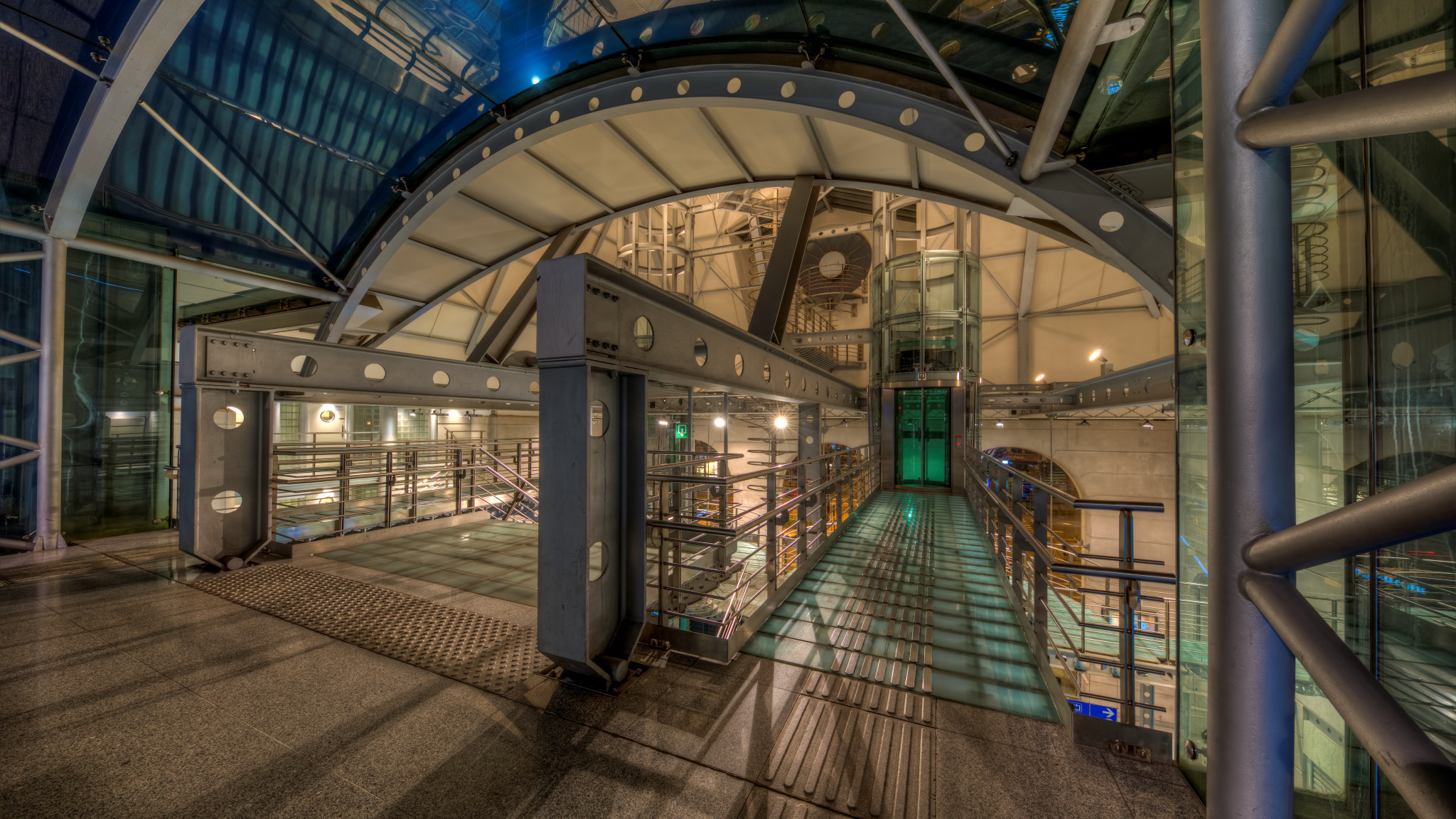 Canon EF 11-24mm F4L USM sample photo. Station photography