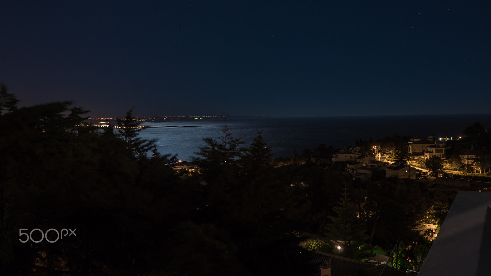 Panasonic Lumix DMC-GH4 sample photo. Full moon lisbon river tejo estuary photography