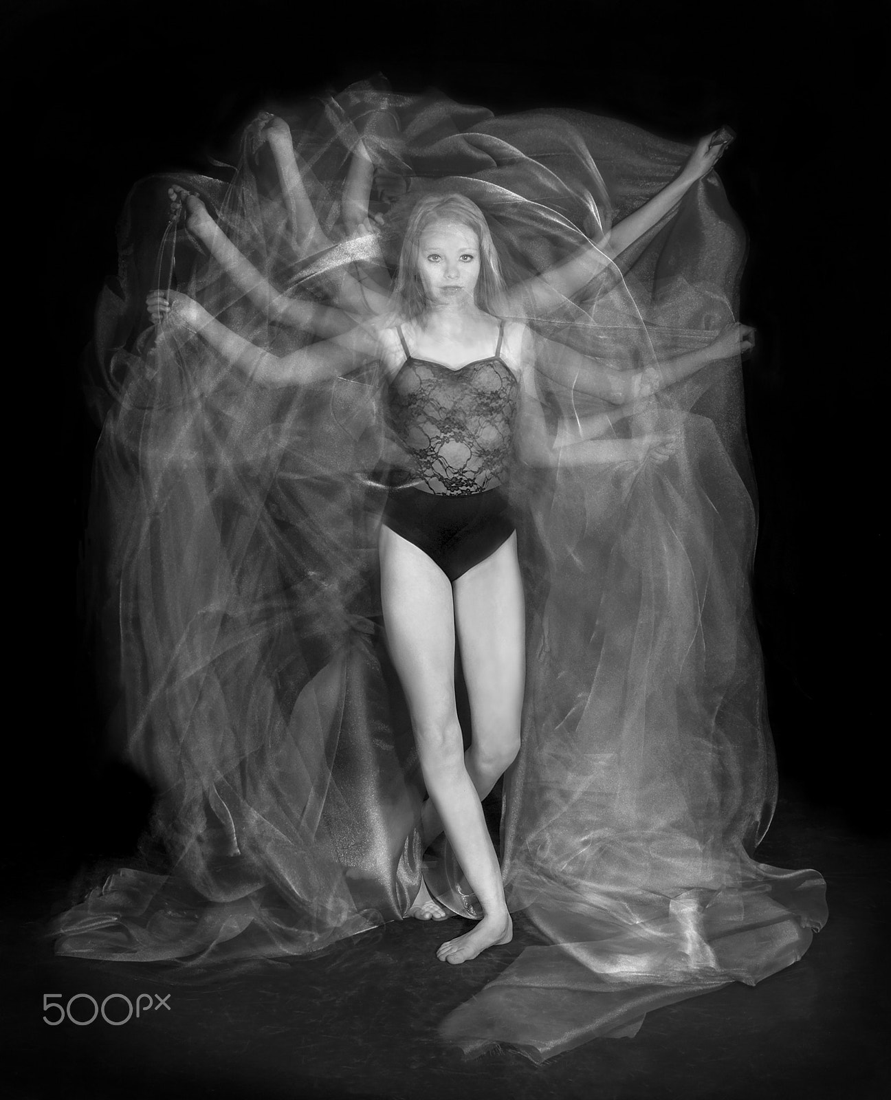 AF Zoom-Nikkor 28-80mm f/3.5-5.6D sample photo. Motions photography