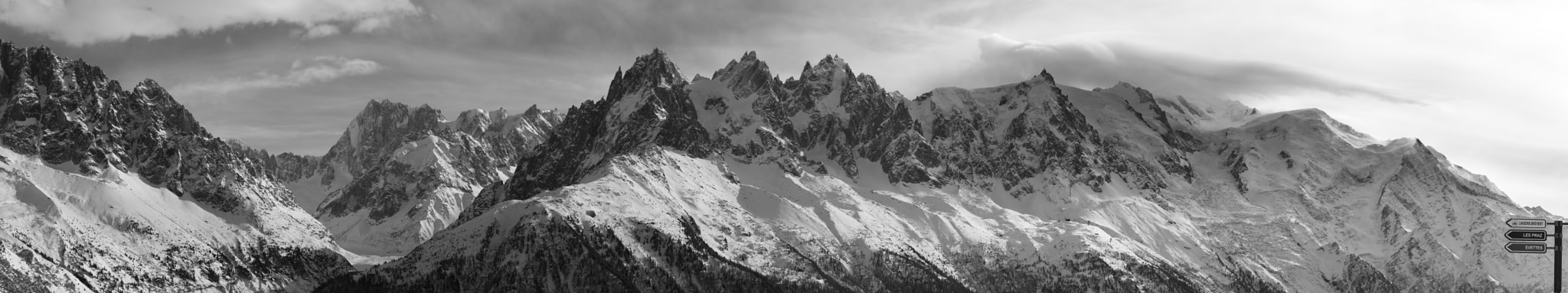 Tamron AF 70-300mm F4-5.6 LD Macro 1:2 sample photo. Mont blanc massif panorama photography