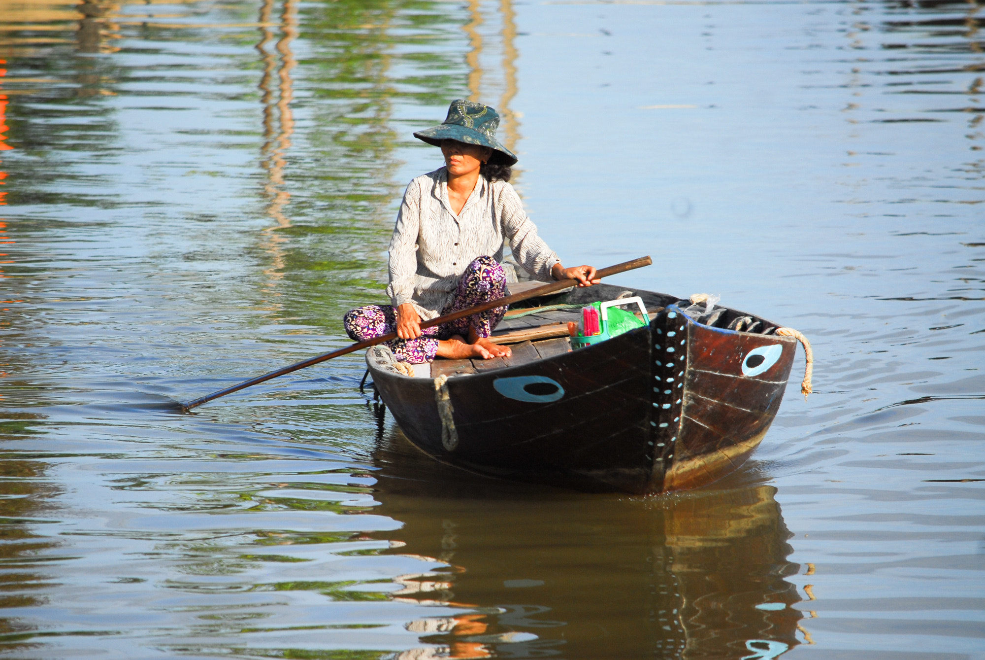 Nikon D200 sample photo. Vietnamese boat ride photography