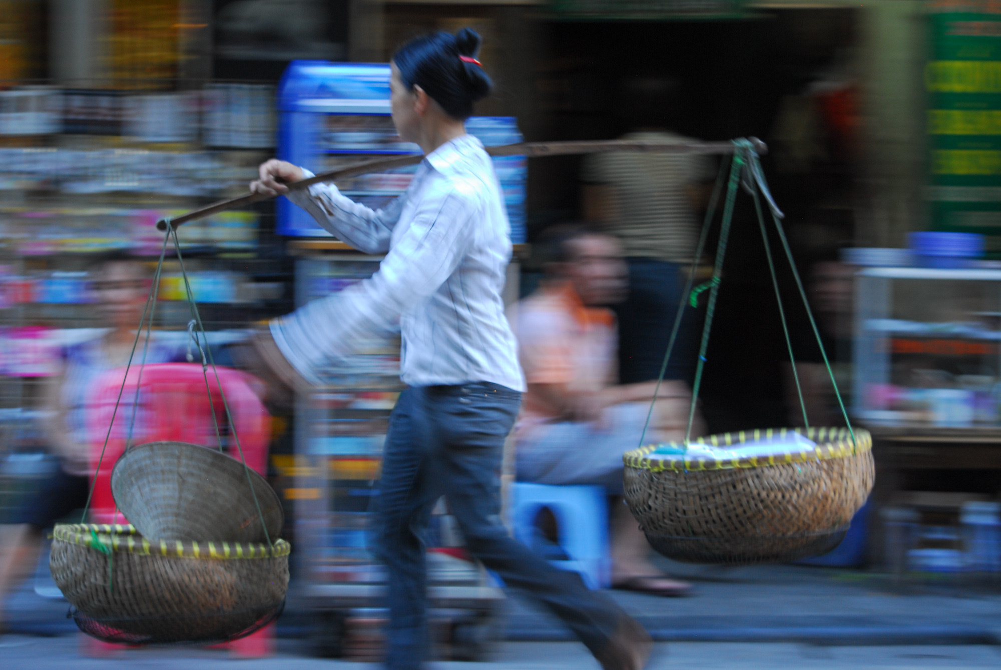 Nikon D200 sample photo. Vietnamese street hawker photography