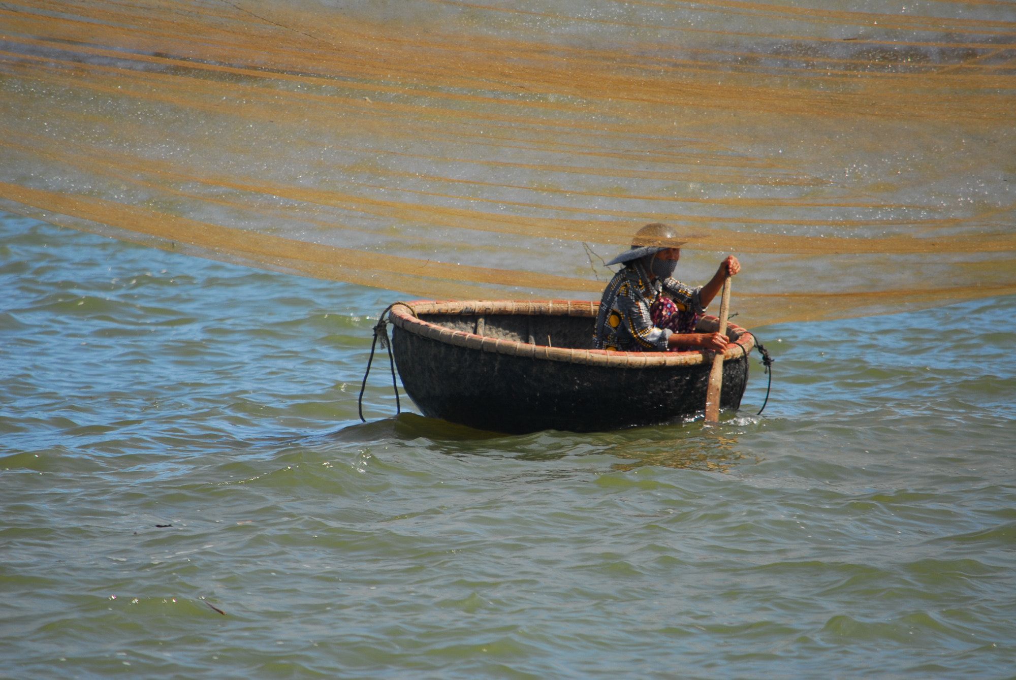 Nikon D200 sample photo. Vietnamese fishing lady photography