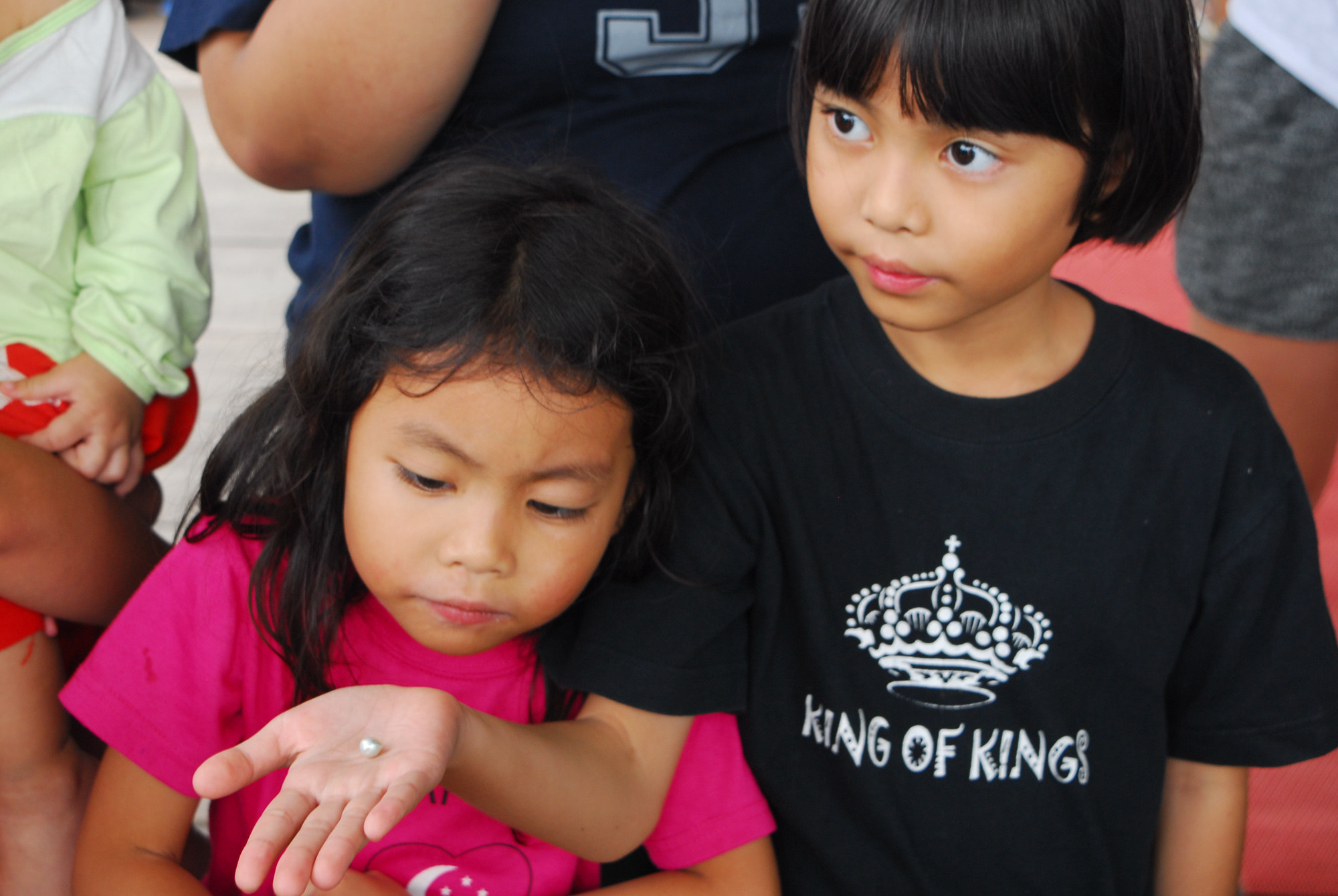 Nikon D200 sample photo. Perl in the hand photography