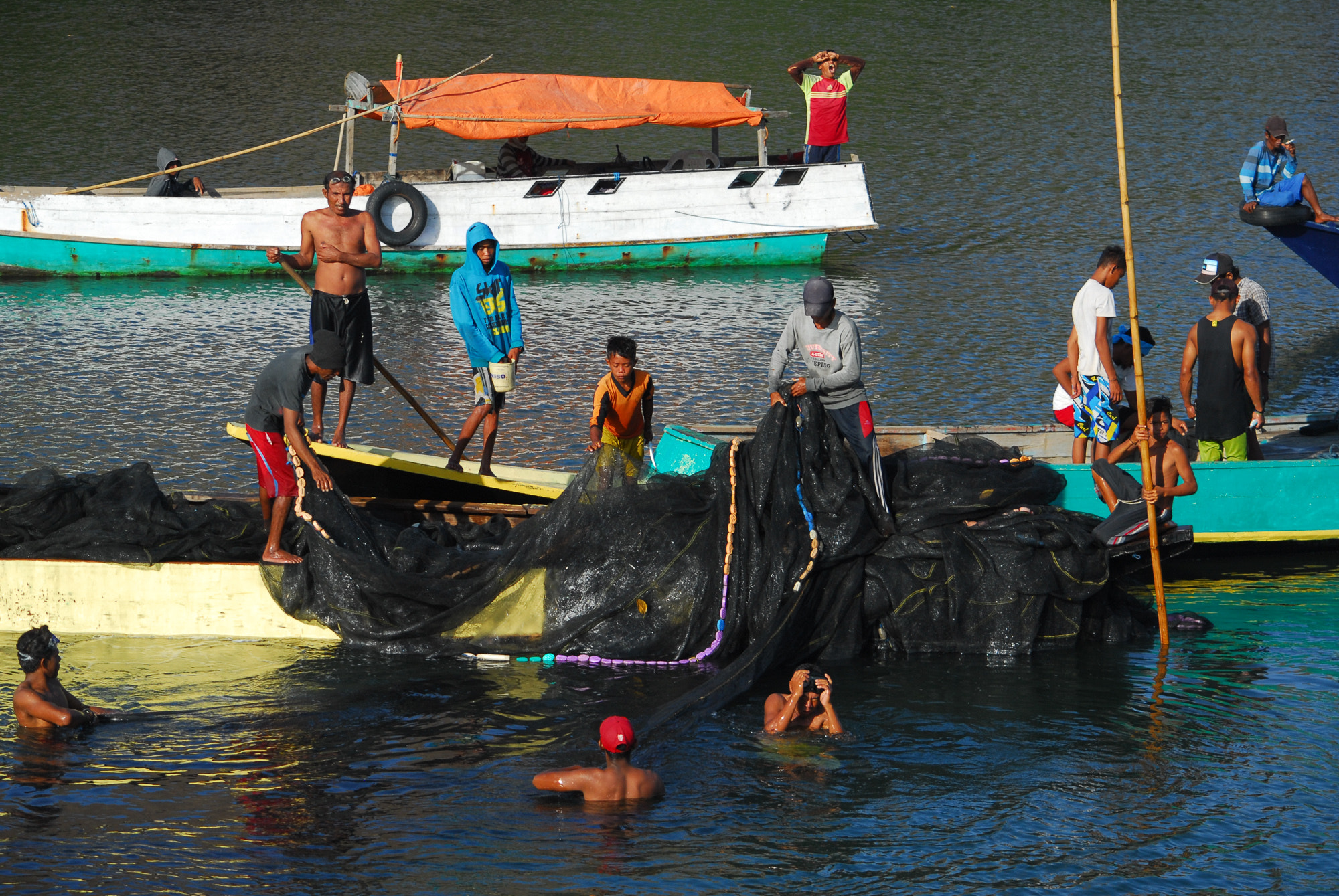 Nikon D200 sample photo. Vietnamese fisherman photography