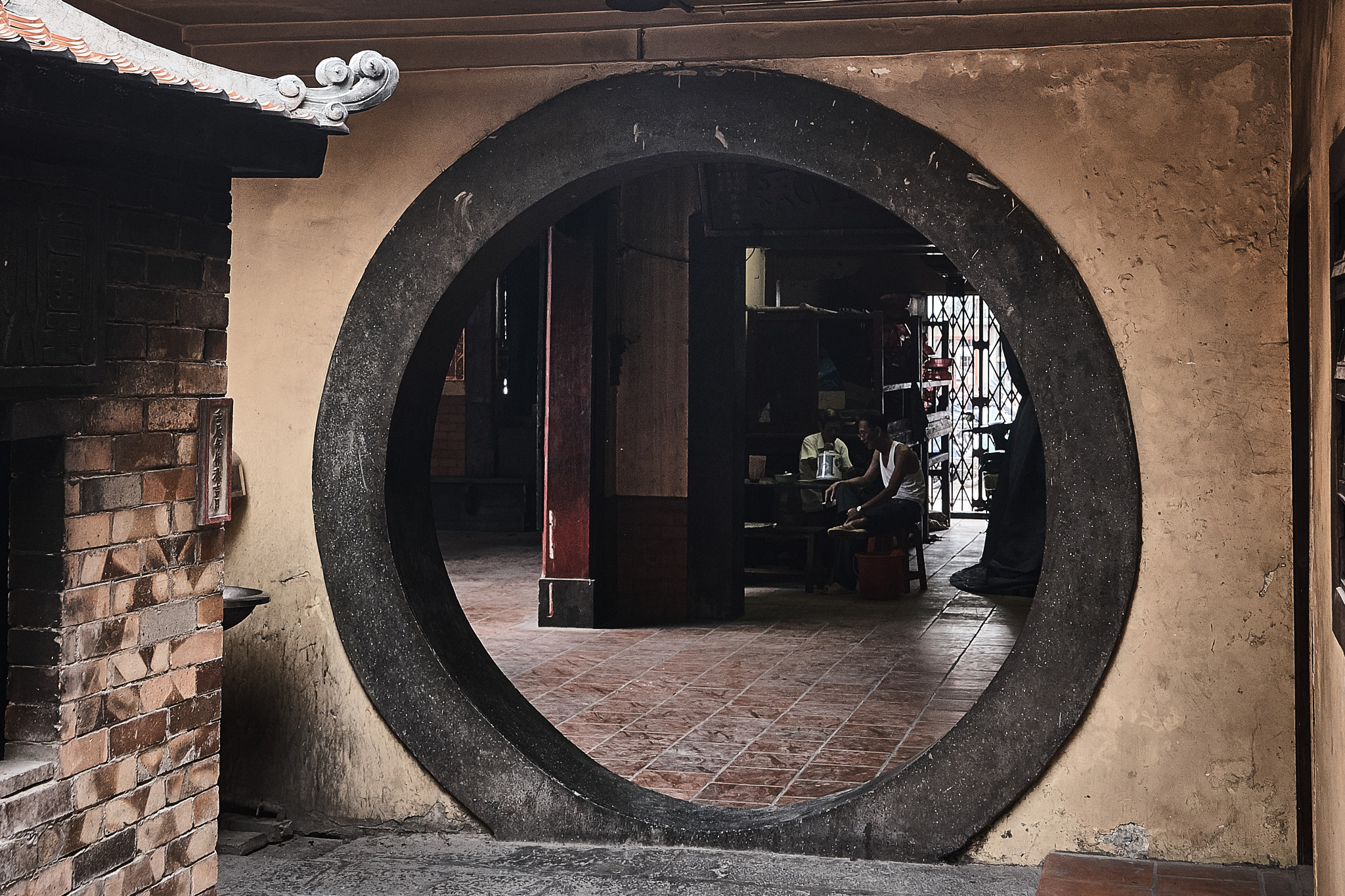 Sony a7 sample photo. Puertas (del otro lado) photography