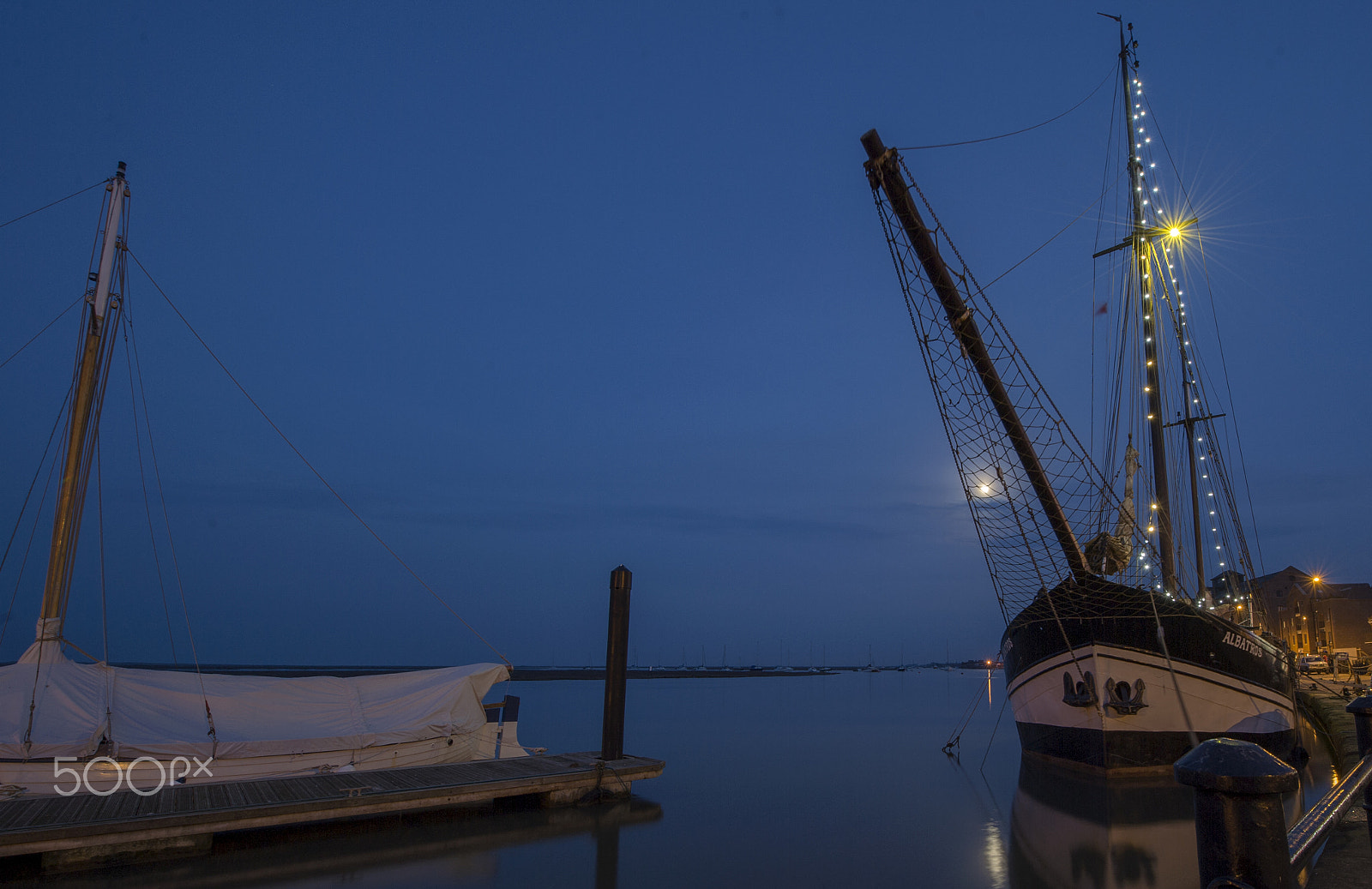 Nikon AF-S Nikkor 14-24mm F2.8G ED sample photo. Wells next to the sea the blue hour photography