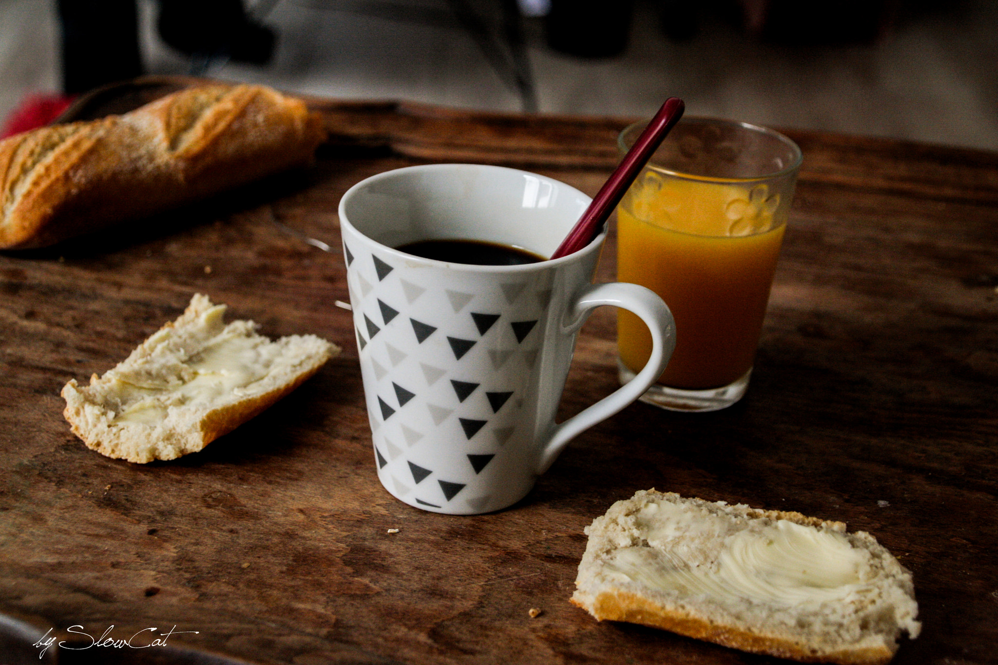 Canon EOS 1000D (EOS Digital Rebel XS / EOS Kiss F) + Canon TS-E 90mm F2.8 Tilt-Shift sample photo. Breakfast ! photography