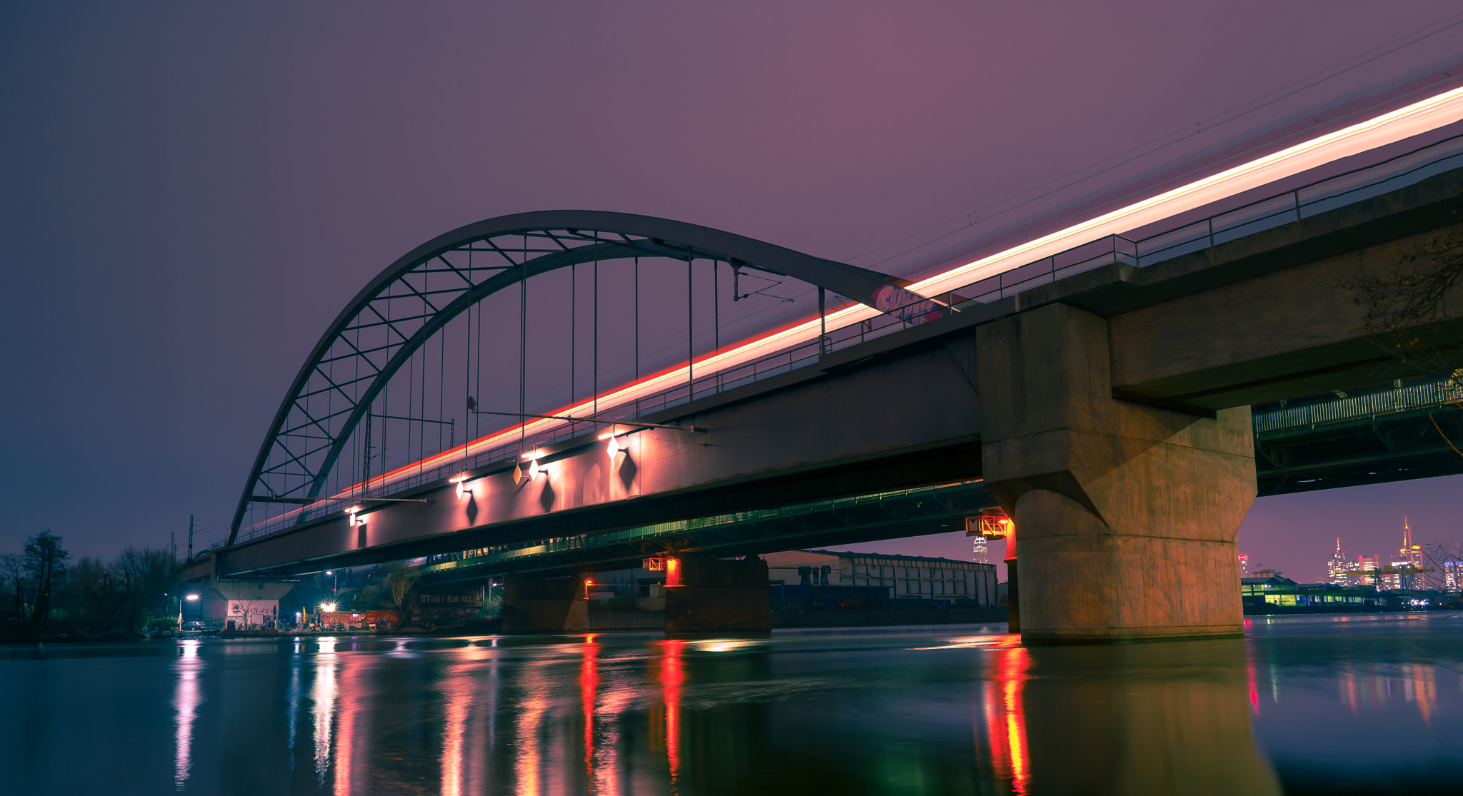 Sony a7 II + ZEISS Batis 25mm F2 sample photo. Frankfurt bridge photography