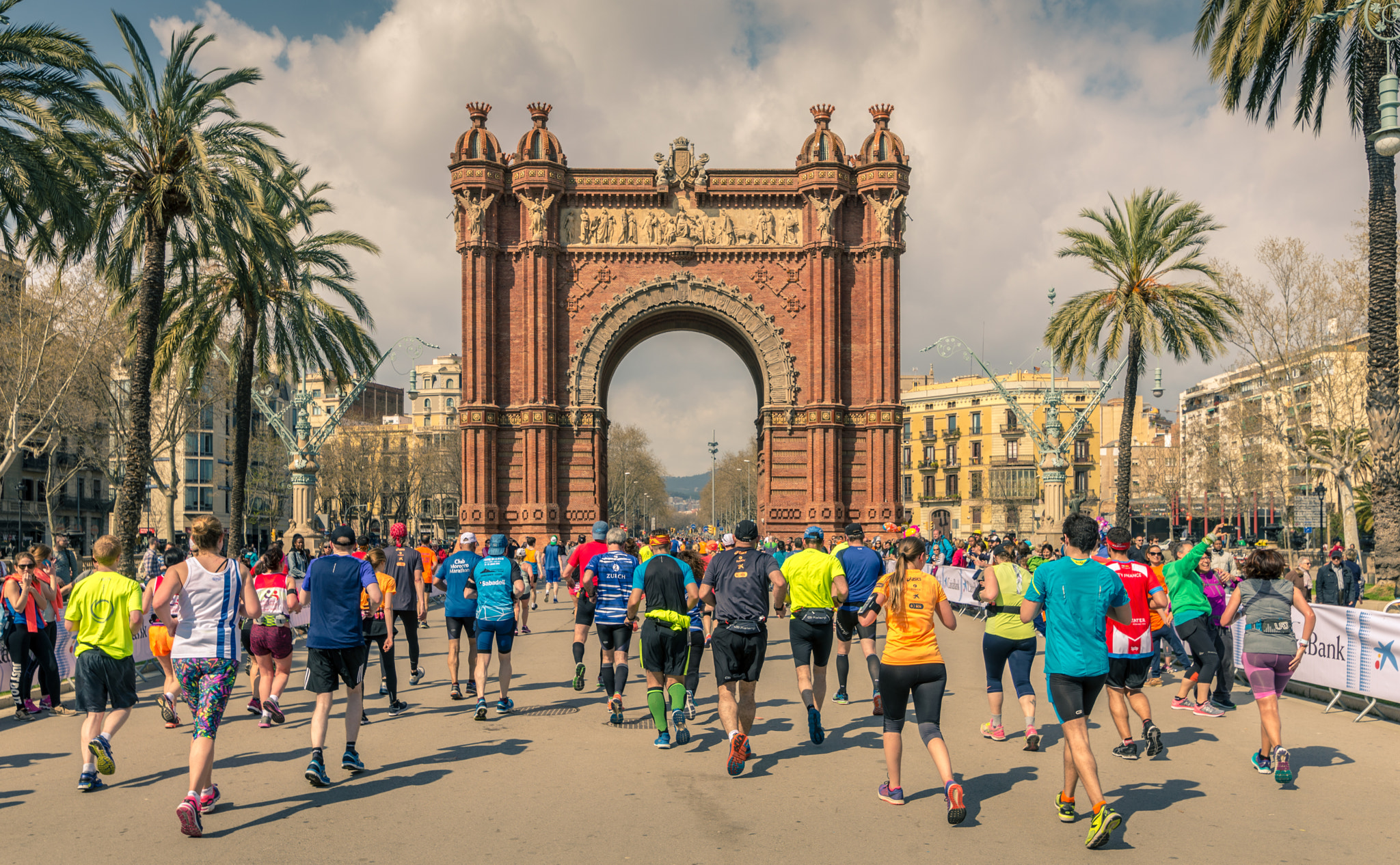 Nikon D610 + Tamron SP 15-30mm F2.8 Di VC USD sample photo. Barcelona marathon photography