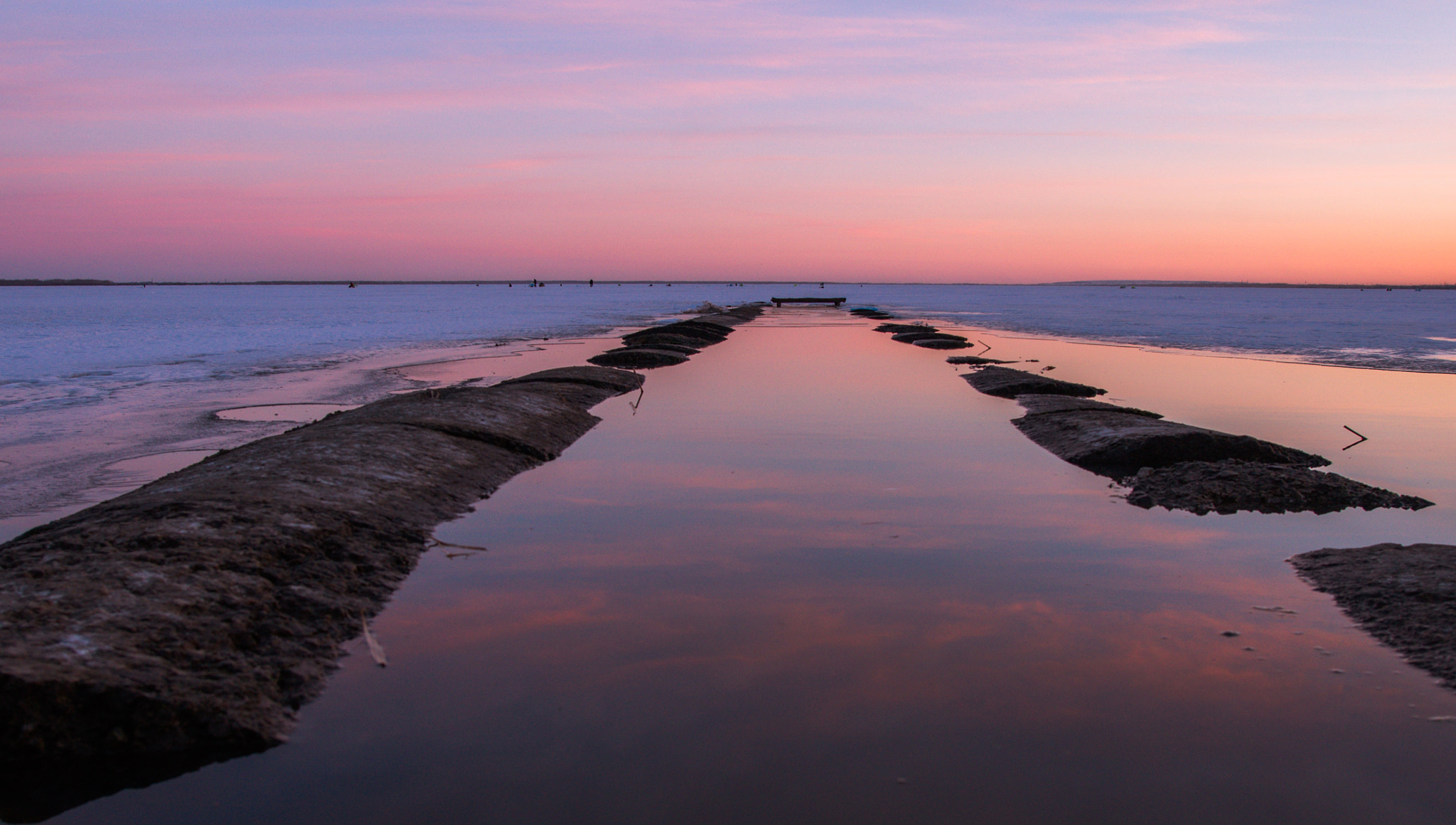 Sigma 20mm F1.8 EX DG Aspherical RF sample photo. Smolino lake photography