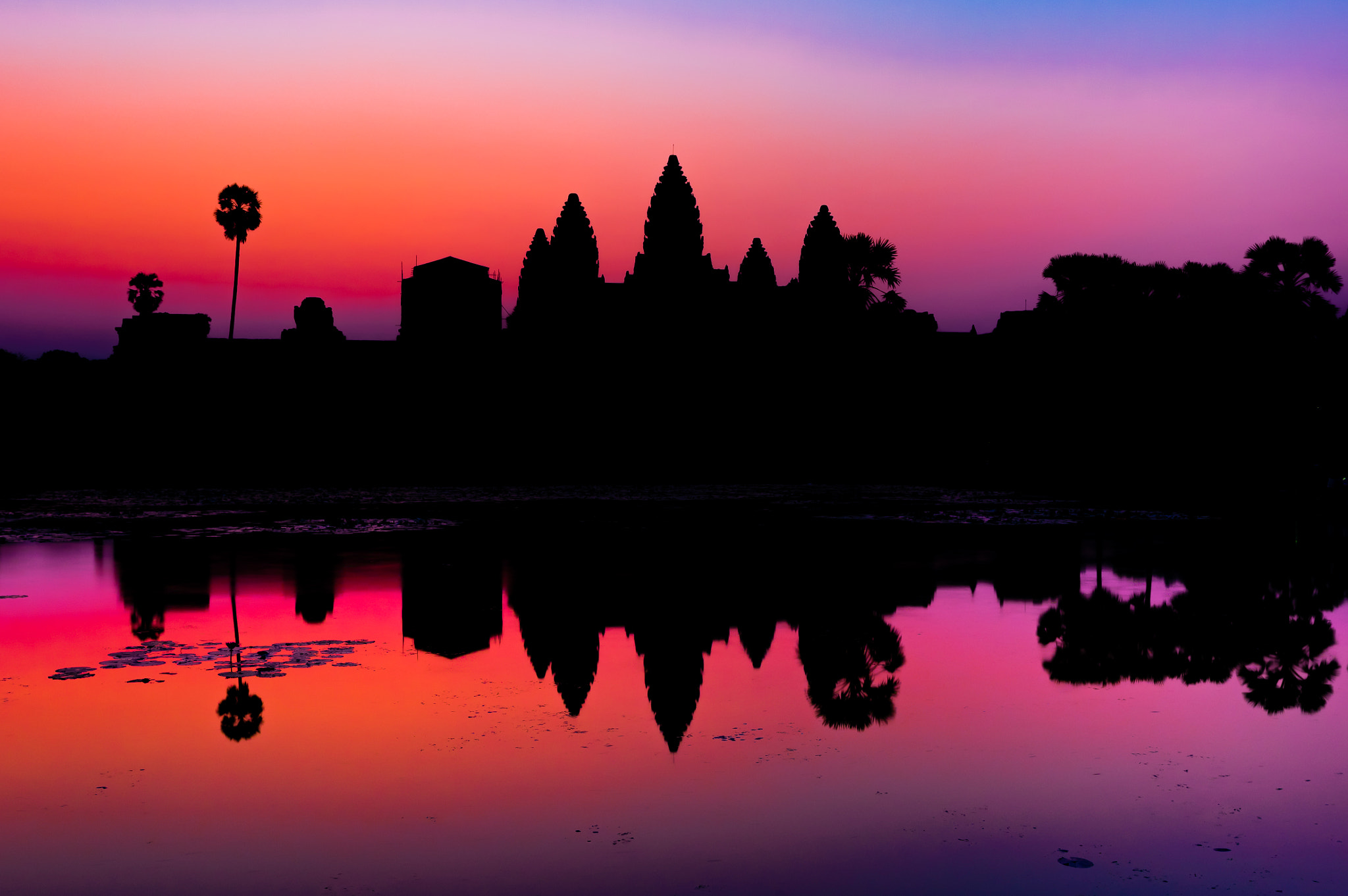 Pentax K-3 II + Sigma 18-35mm F1.8 DC HSM Art sample photo. Angkor wat sunrise photography