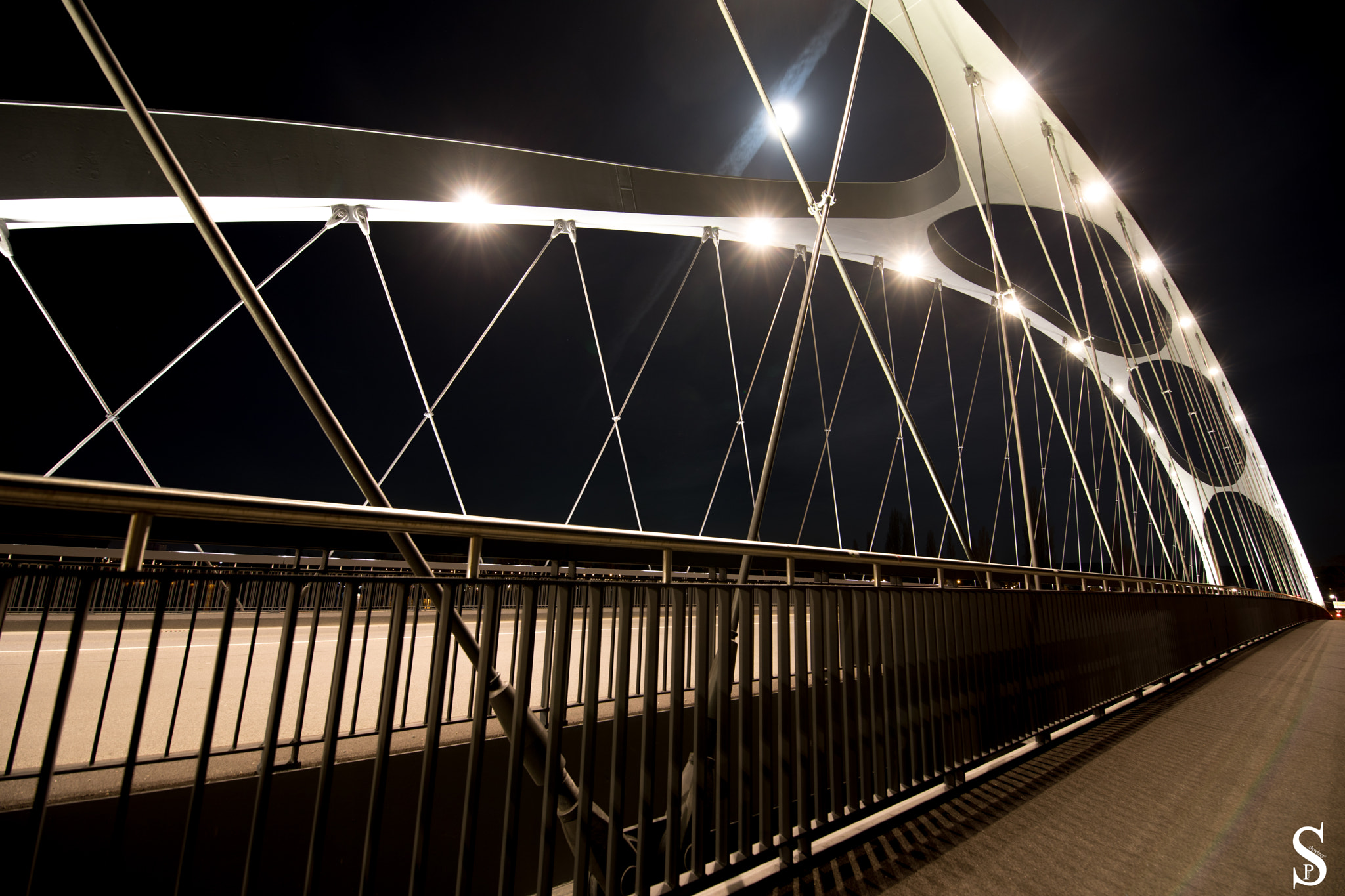 Canon EF 300mm f/2.8L sample photo. Frankfurt bridge photography