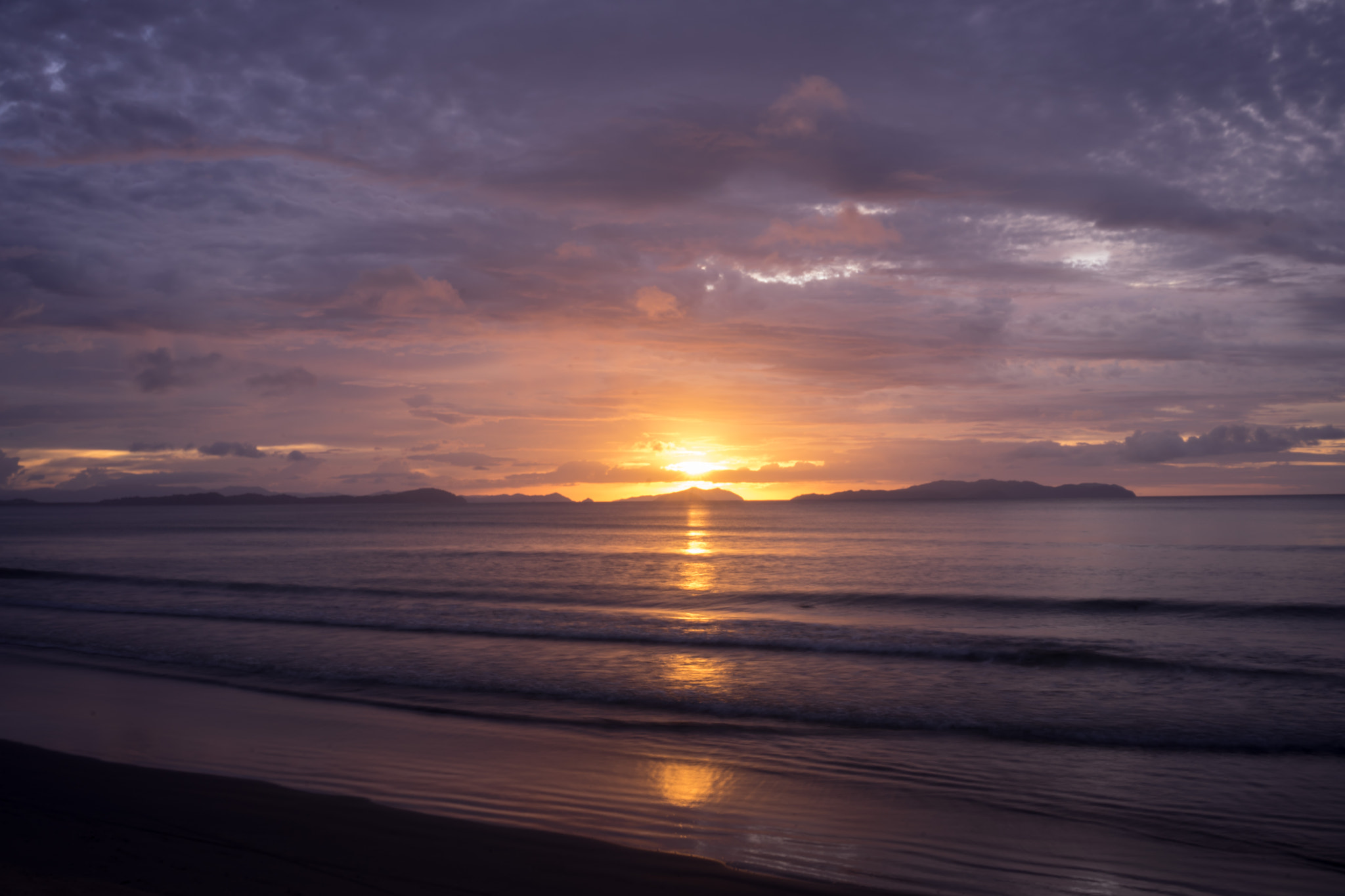 Sony a7 II + Sony Sonnar T* FE 35mm F2.8 ZA sample photo. Asian sunset photography