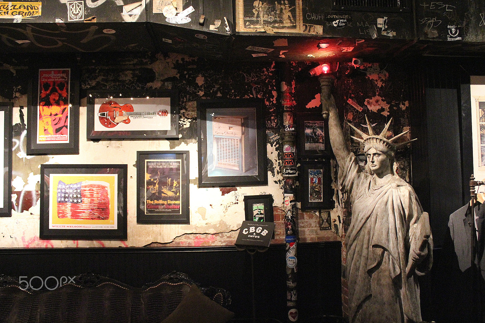Canon EOS 550D (EOS Rebel T2i / EOS Kiss X4) sample photo. Cbgb & omfug photography