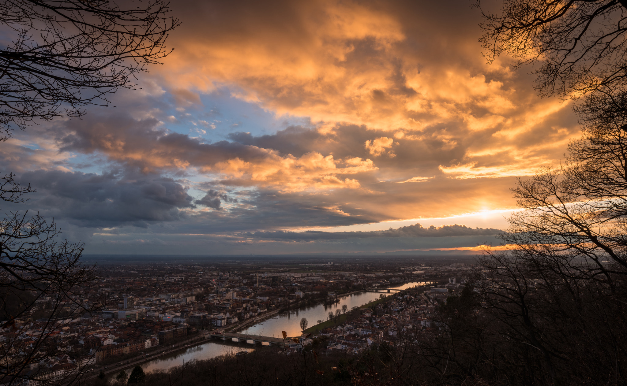 Pentax K-3 II sample photo. Evening light show photography