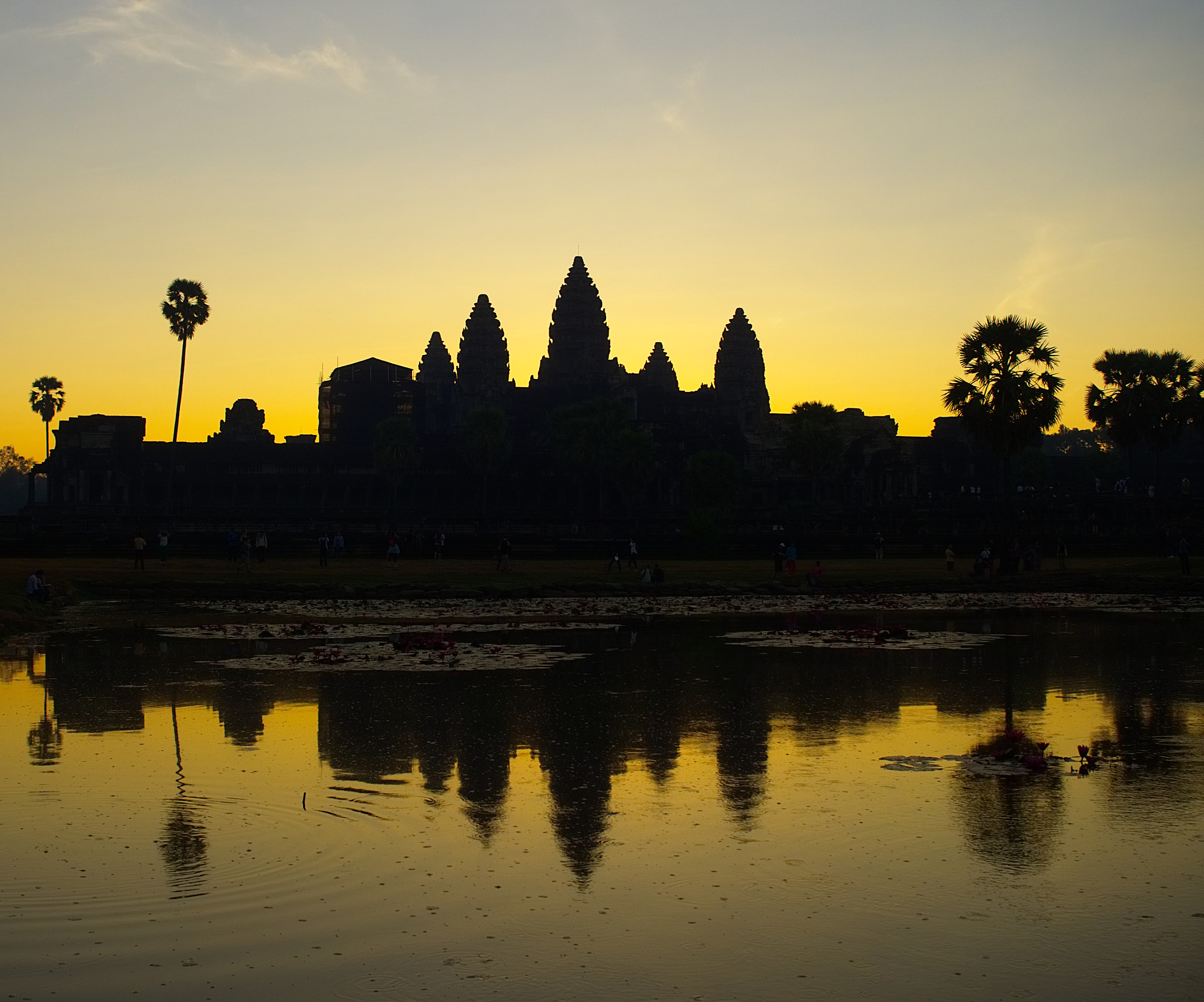 Olympus M.Zuiko Digital ED 12-40mm F2.8 Pro sample photo. Sunrise at the temple photography