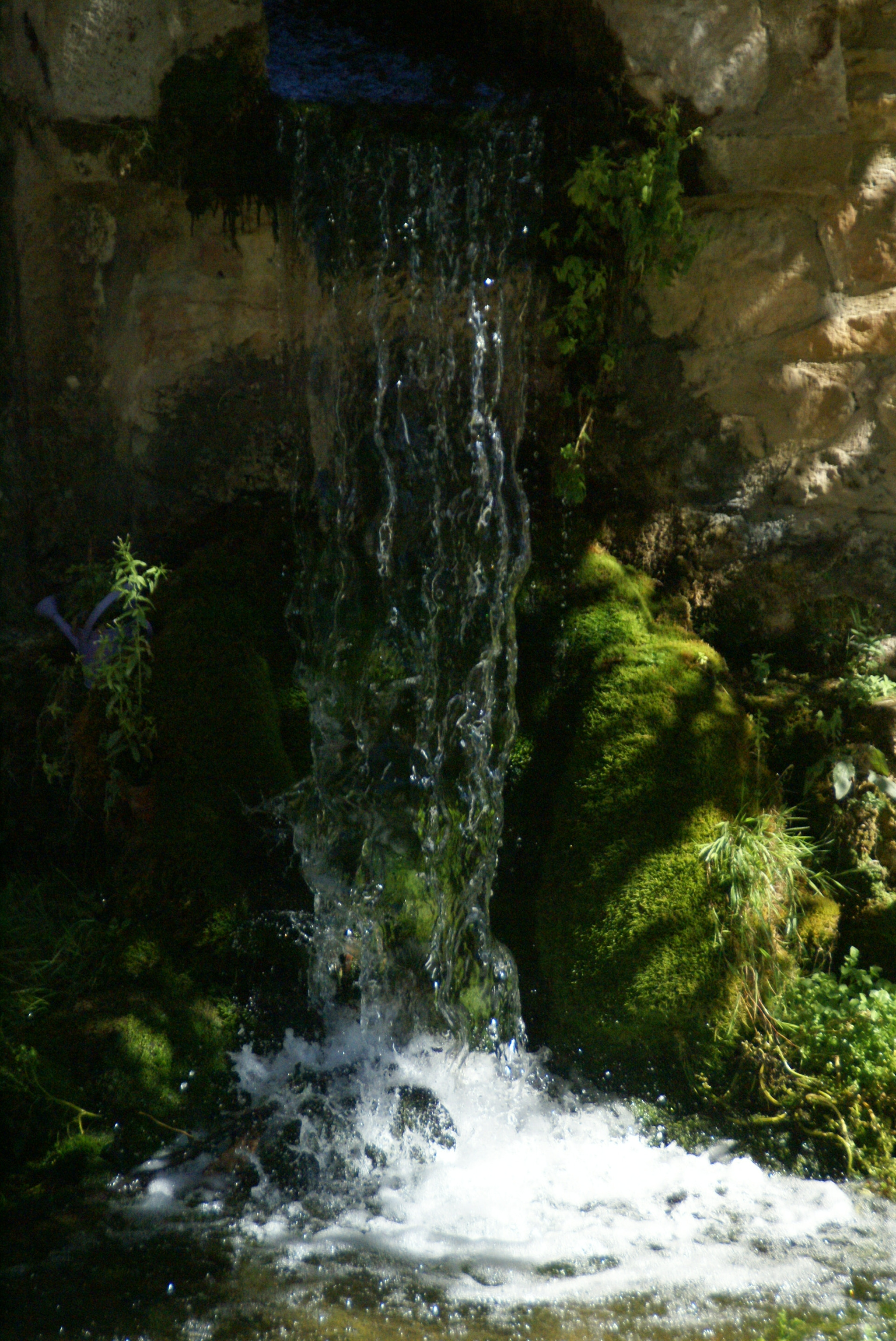 Sony DT 18-200mm F3.5-6.3 sample photo. If a life is like a waterfallen photography