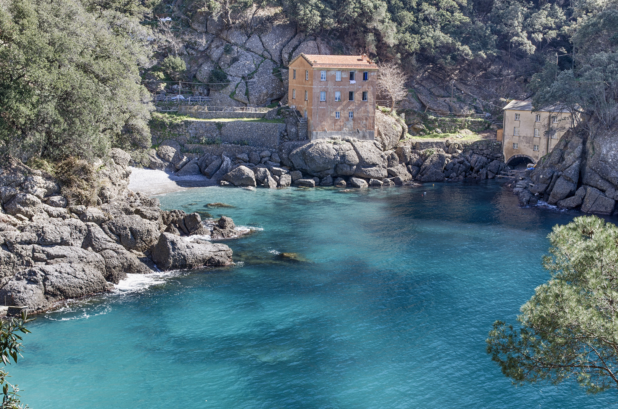 Nikon D5100 + Sigma 17-70mm F2.8-4 DC Macro OS HSM | C sample photo. San fruttuoso di camogli photography