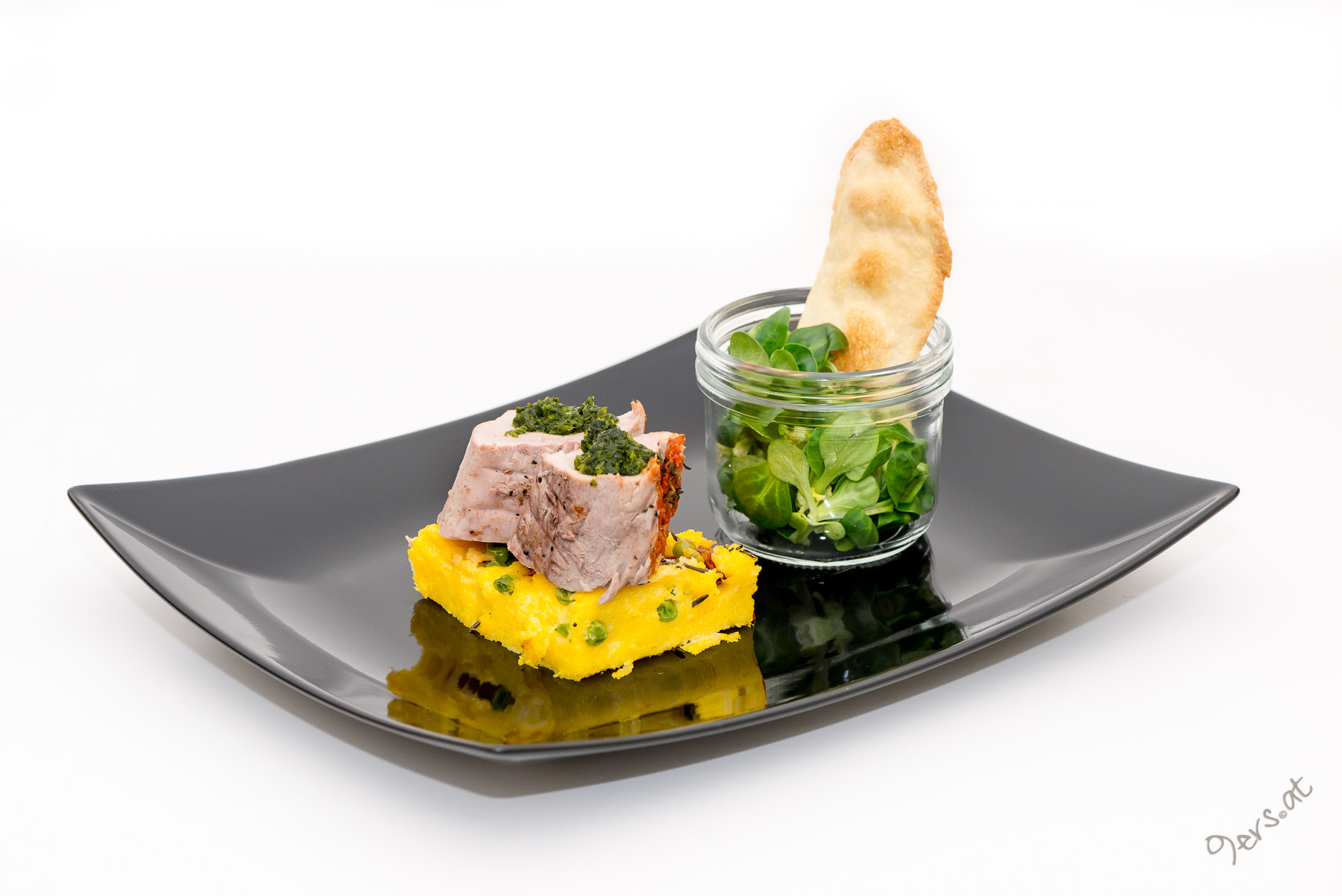 Nikon AF-S Micro-Nikkor 105mm F2.8G IF-ED VR sample photo. Schweinsfilet auf polenta photography