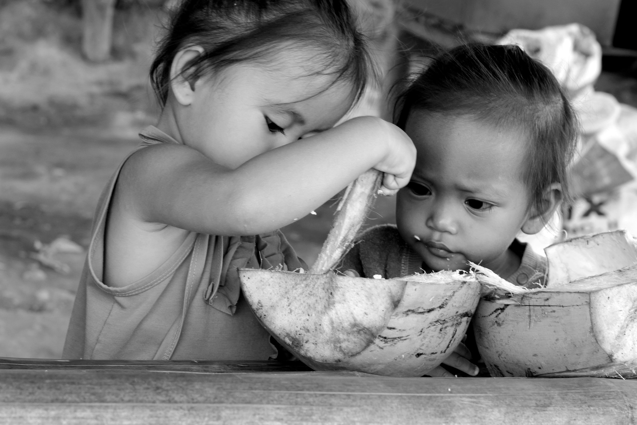 Canon EOS 550D (EOS Rebel T2i / EOS Kiss X4) sample photo. Sisters photography