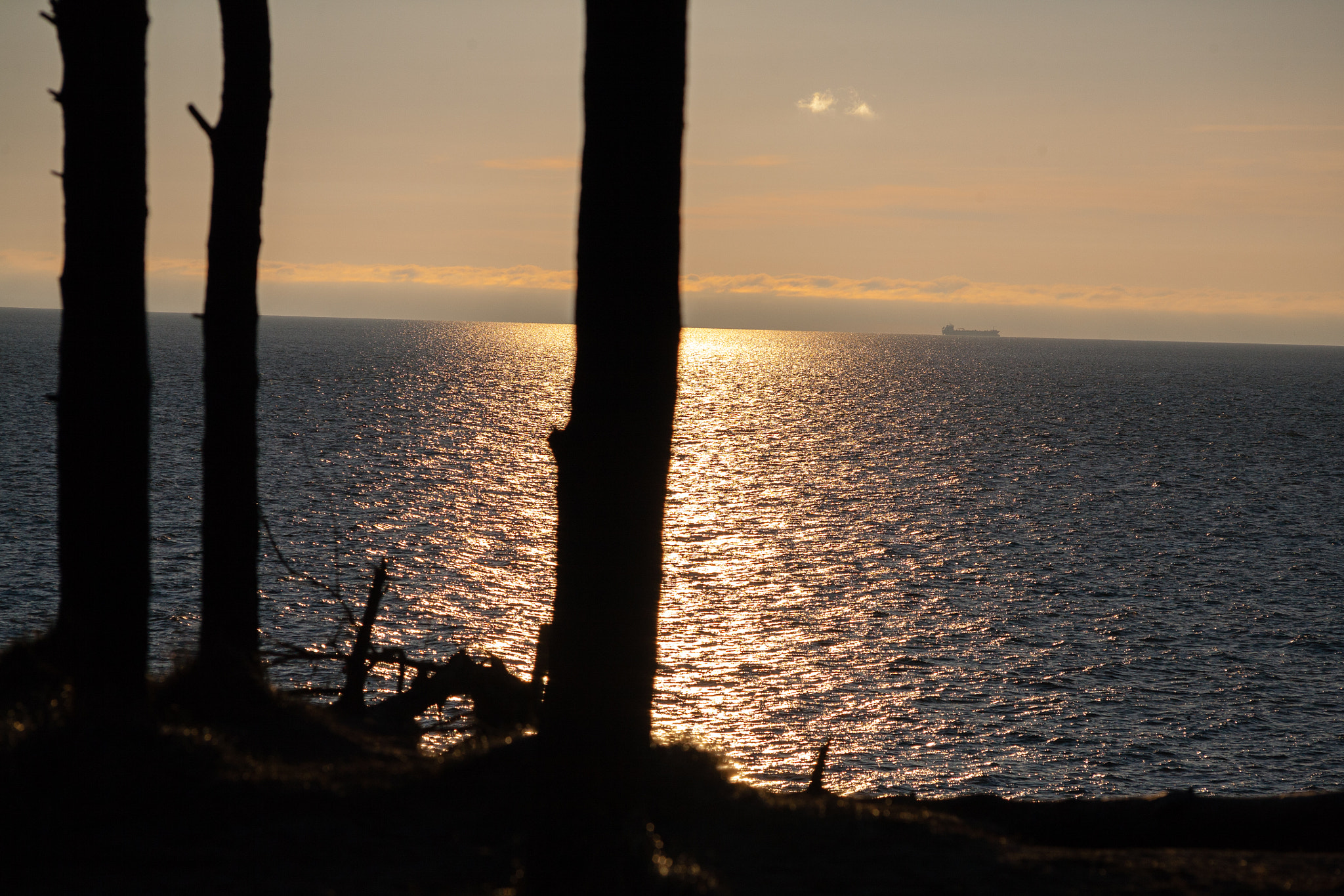 Canon EF 35-80mm f/4-5.6 sample photo. Ship photography