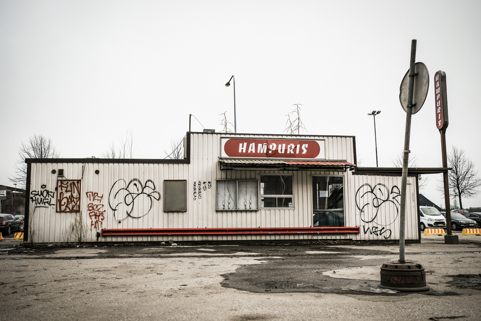Fujifilm X-T2 + Fujifilm XF 23mm F2 R WR sample photo. Abandoned hamburger joint photography