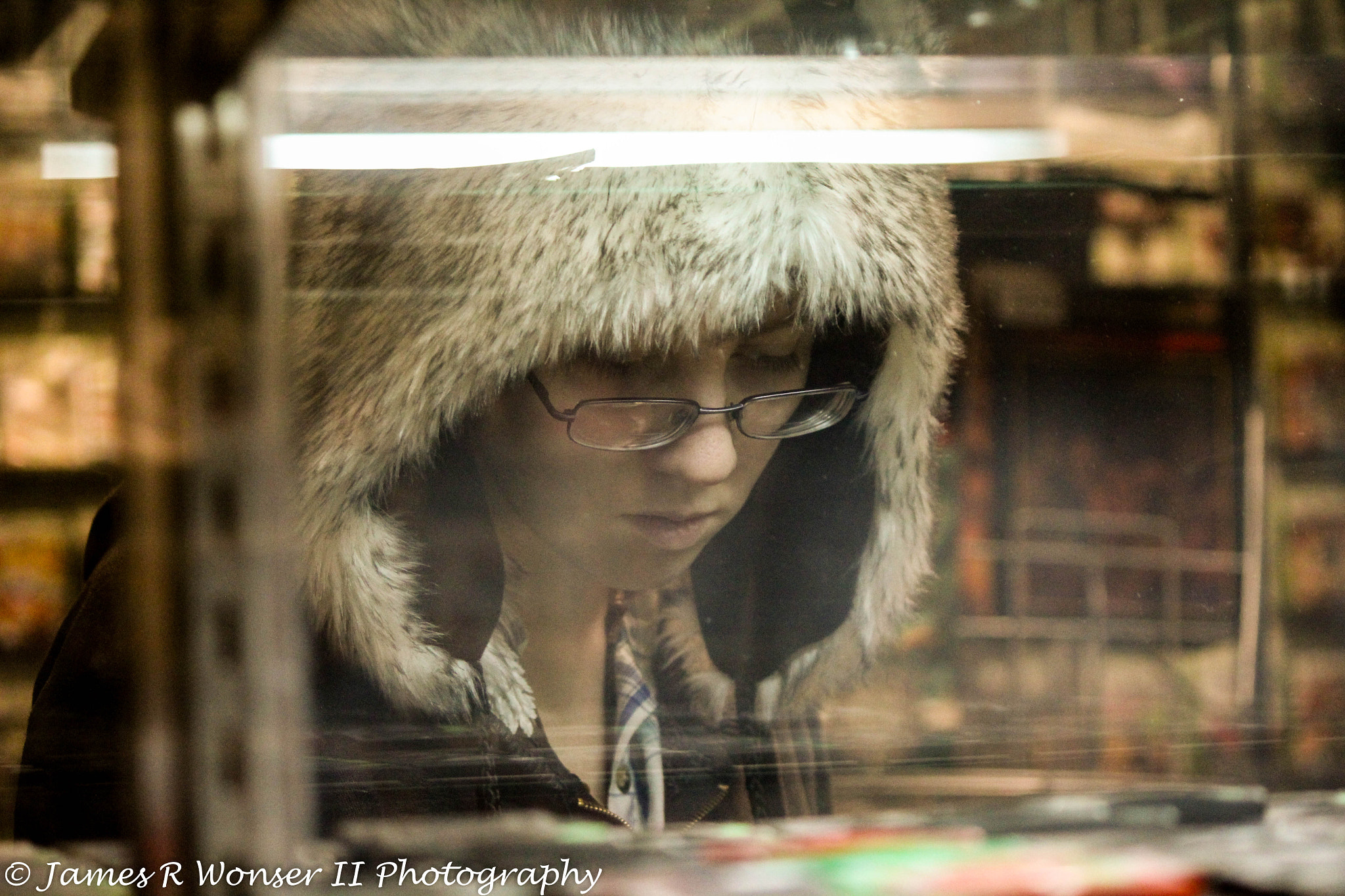 Canon EF-S 55-250mm F4-5.6 IS sample photo. Through the glass photography