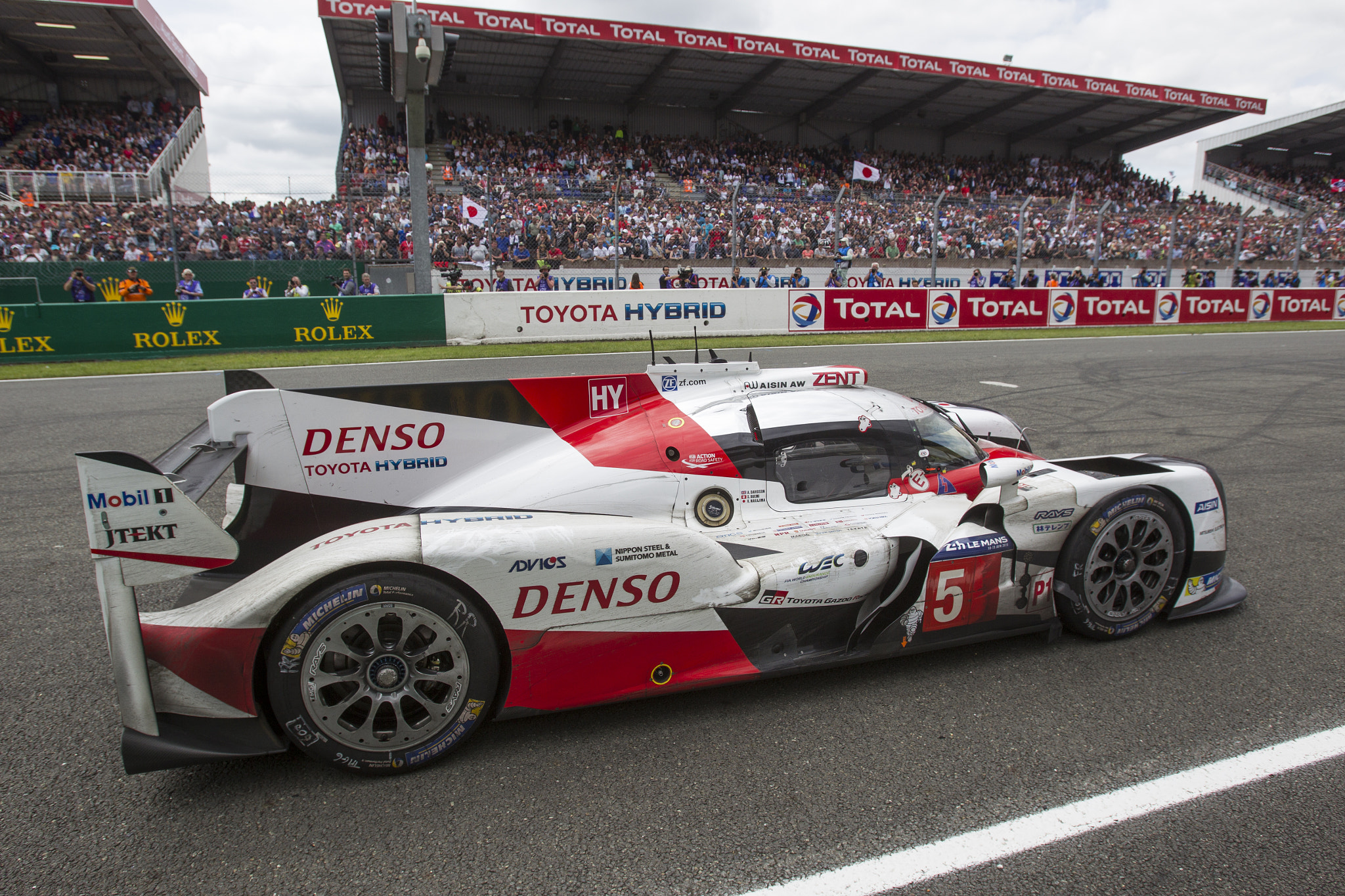 Canon EOS-1D Mark IV + Canon EF 16-35mm F2.8L USM sample photo. Toyota, le mans 2016 photography