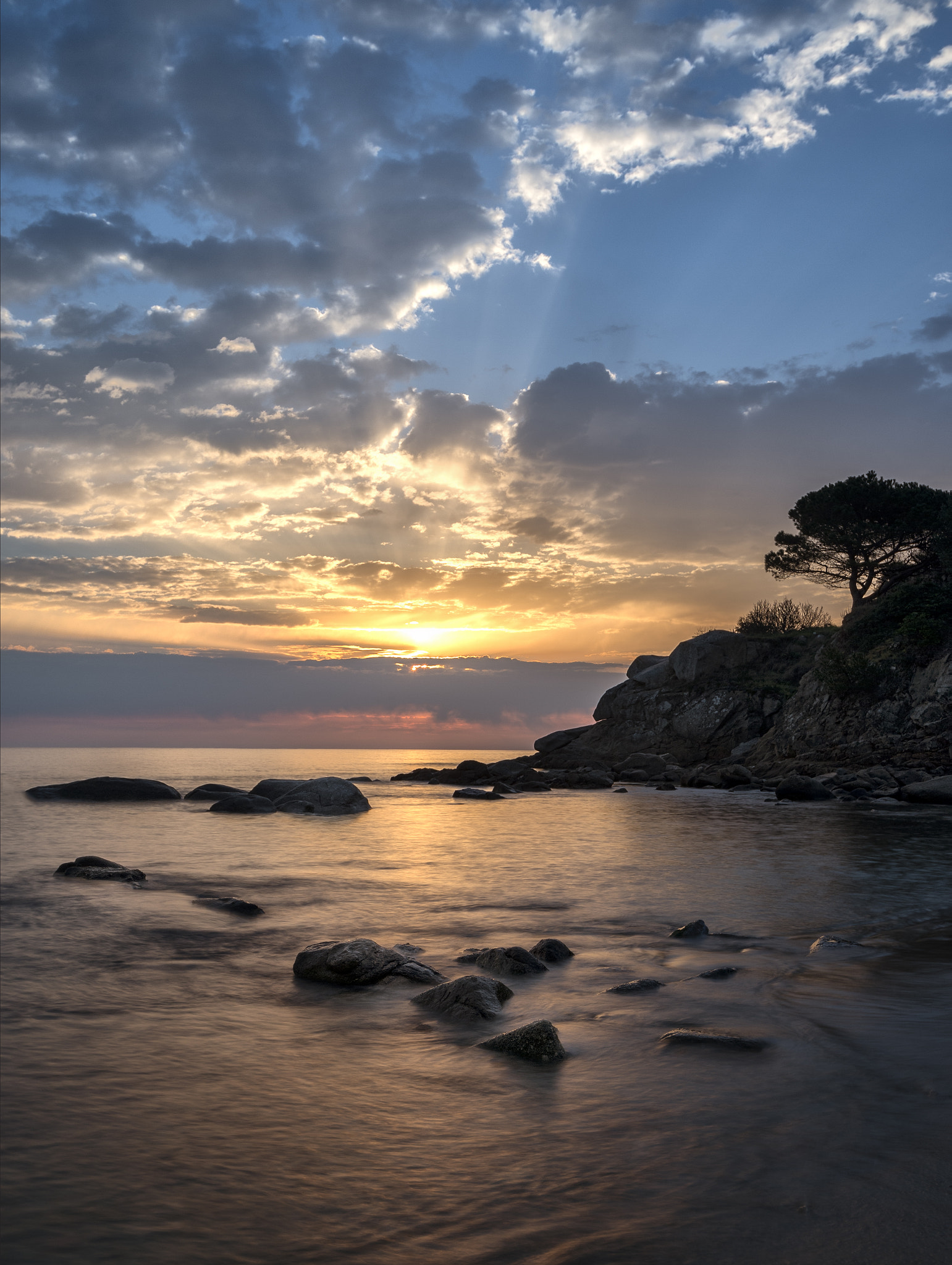 Nikon AF-S Nikkor 16-35mm F4G ED VR sample photo. Sunrise photography