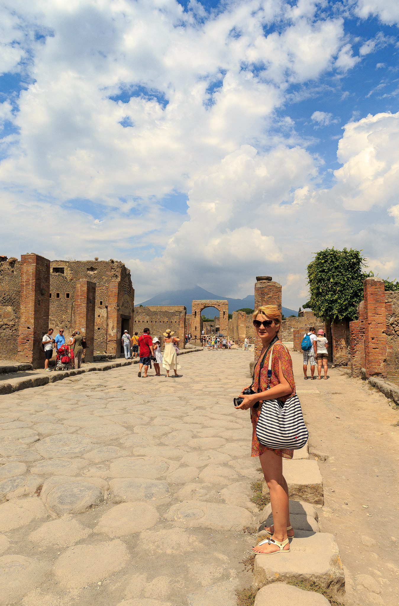 Canon EOS-1D X + Canon EF 24mm F1.4L II USM sample photo. Enjoying pompeii photography