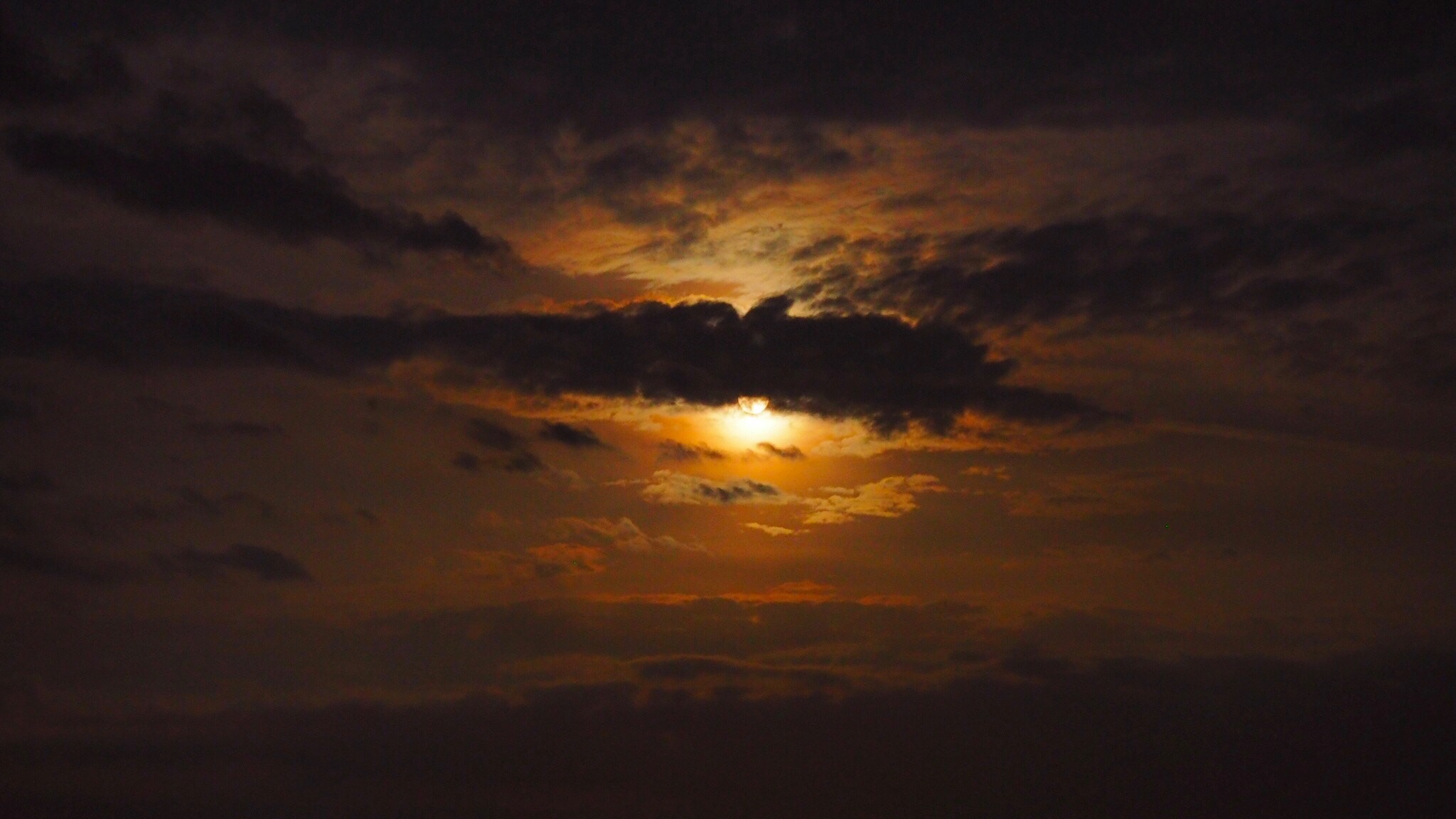 Olympus M.Zuiko Digital ED 12-40mm F2.8 Pro sample photo. Moonlight in the dark sky photography