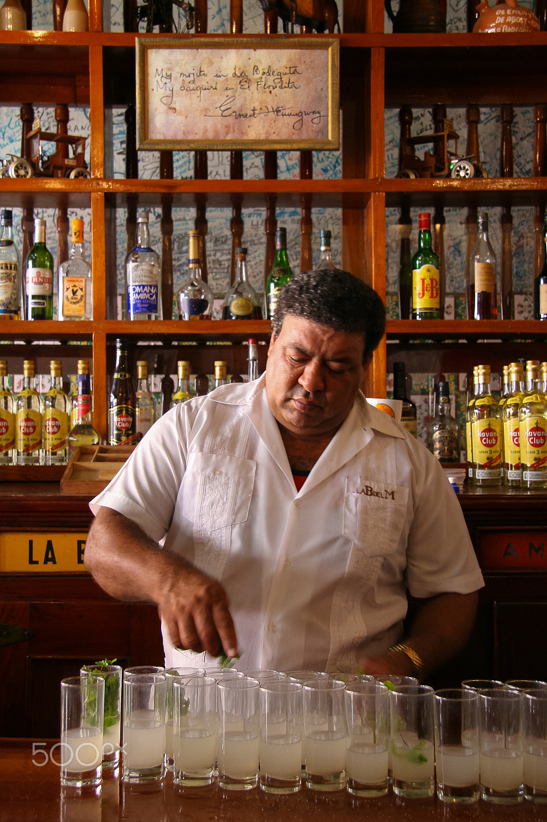 Canon EF-S 17-85mm F4-5.6 IS USM sample photo. La bodeguita del medio photography