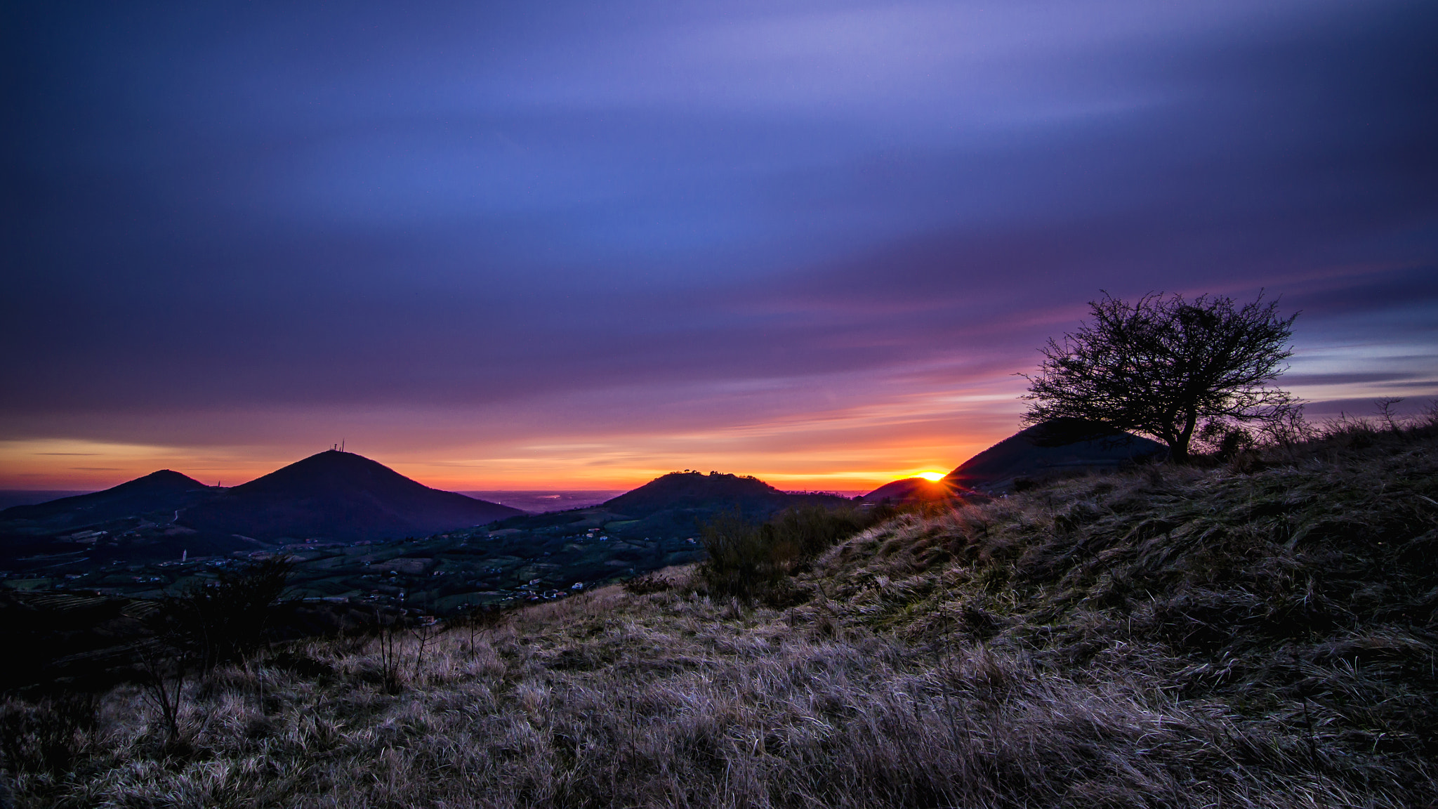 Nikon D7000 + Tokina AT-X Pro 11-16mm F2.8 DX II sample photo. Euganean sunset photography