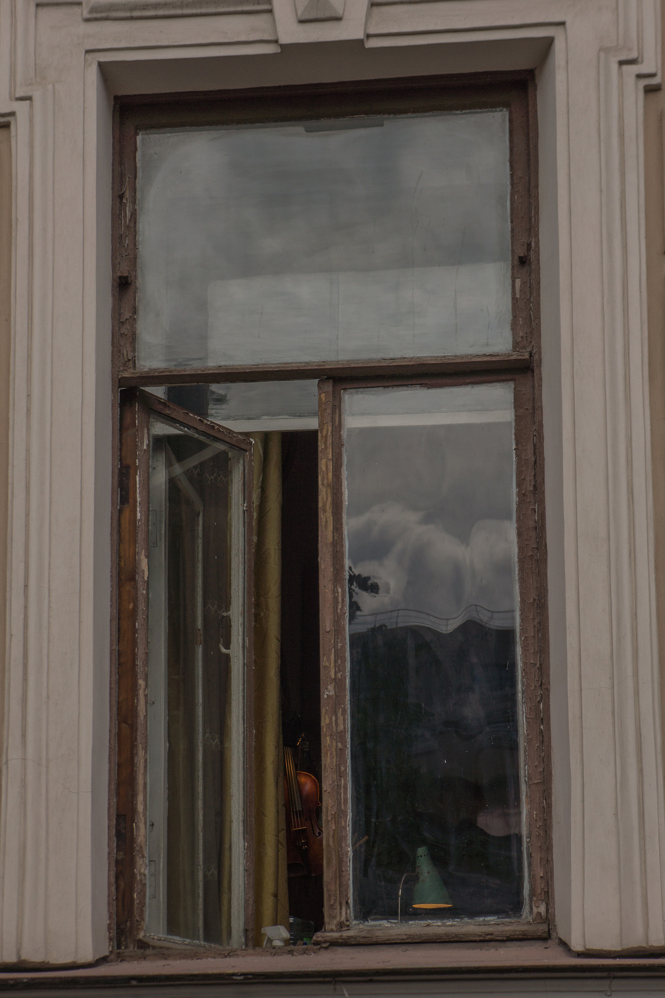 Sony Alpha NEX-7 + Sony E 18-55mm F3.5-5.6 OSS sample photo. Window photography