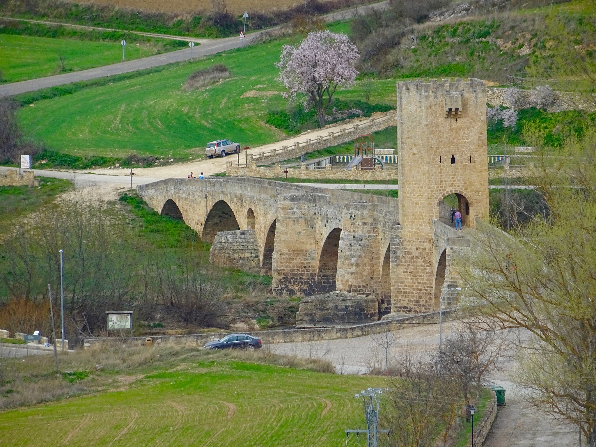 Sony DSC-HX60V + Sony 24-720mm F3.5-6.3 sample photo. Puente romano. photography