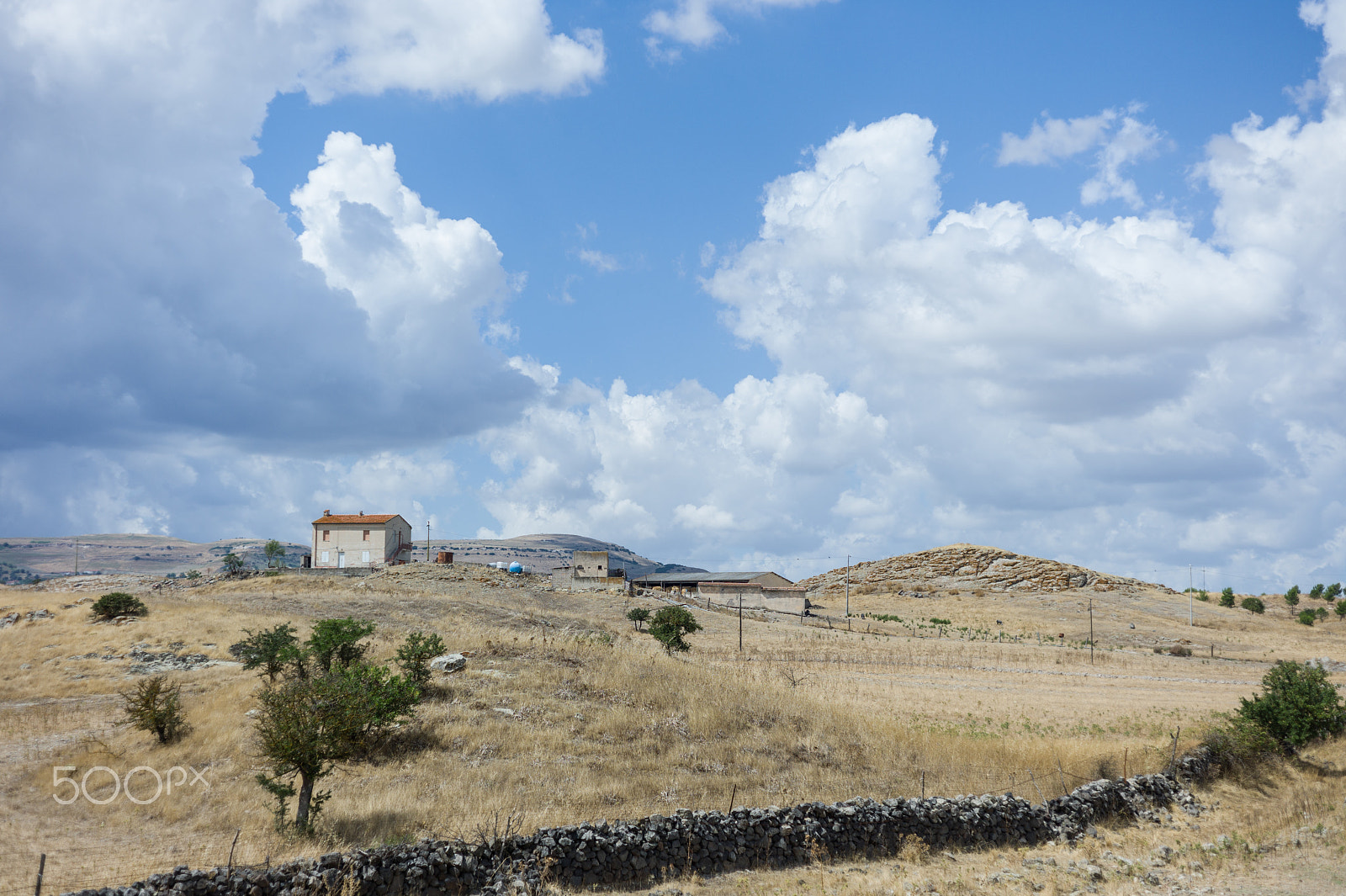 Leica M9 + Summicron-M 50mm f/2 (IV, V) sample photo. Landscape with farm house photography