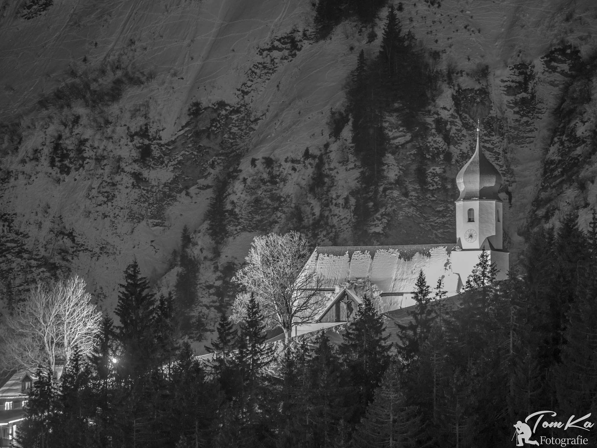 Olympus OM-D E-M1 + Olympus M.Zuiko Digital ED 40-150mm F2.8 Pro sample photo. Kirche sankt nikolaus damüls photography