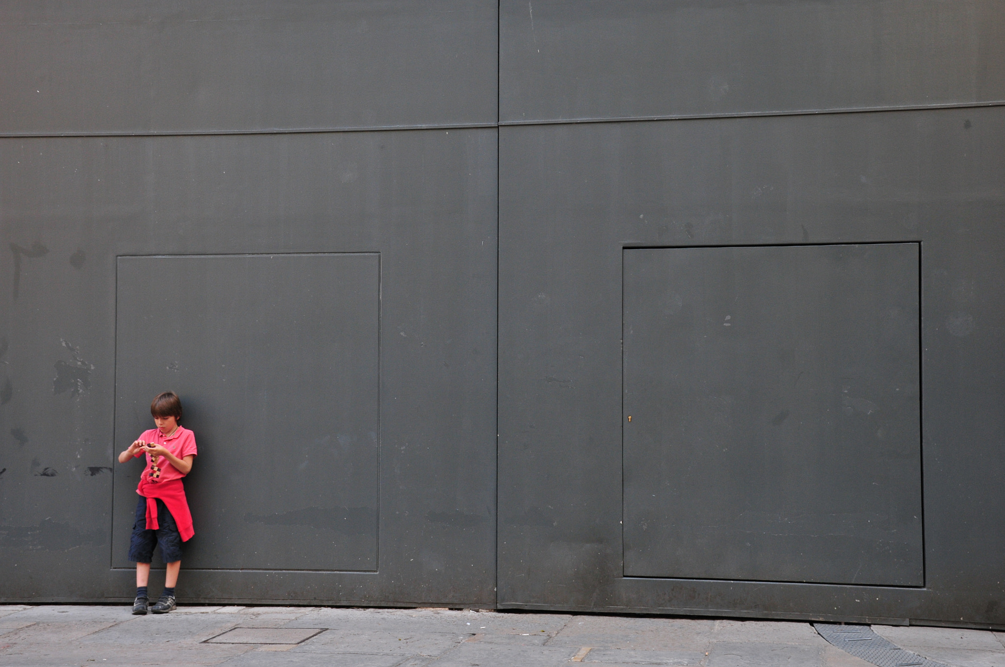 Nikon D300S sample photo. Devant la porte photography